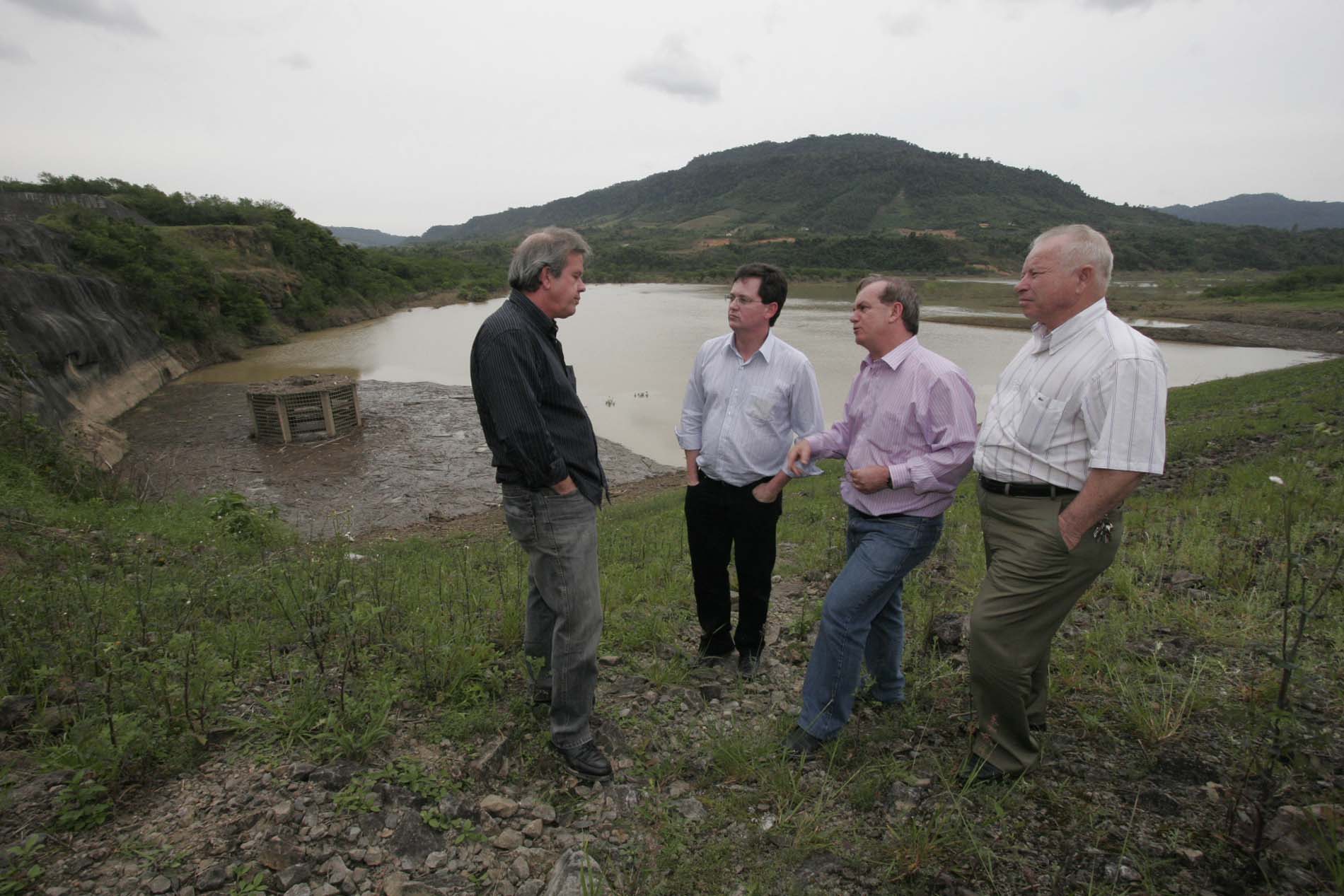 Deputados visitam barragens do Alto Vale do Itajaí