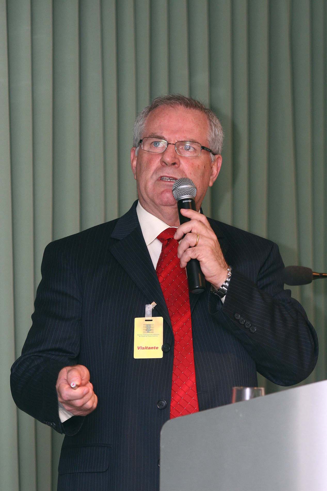 Cosme Peruzzolo – Geólogo