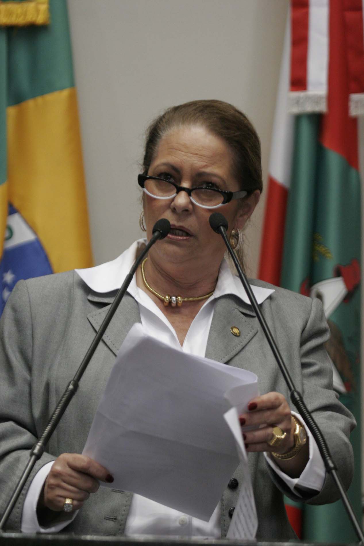 Deputada Ada de Luca (PMDB)
