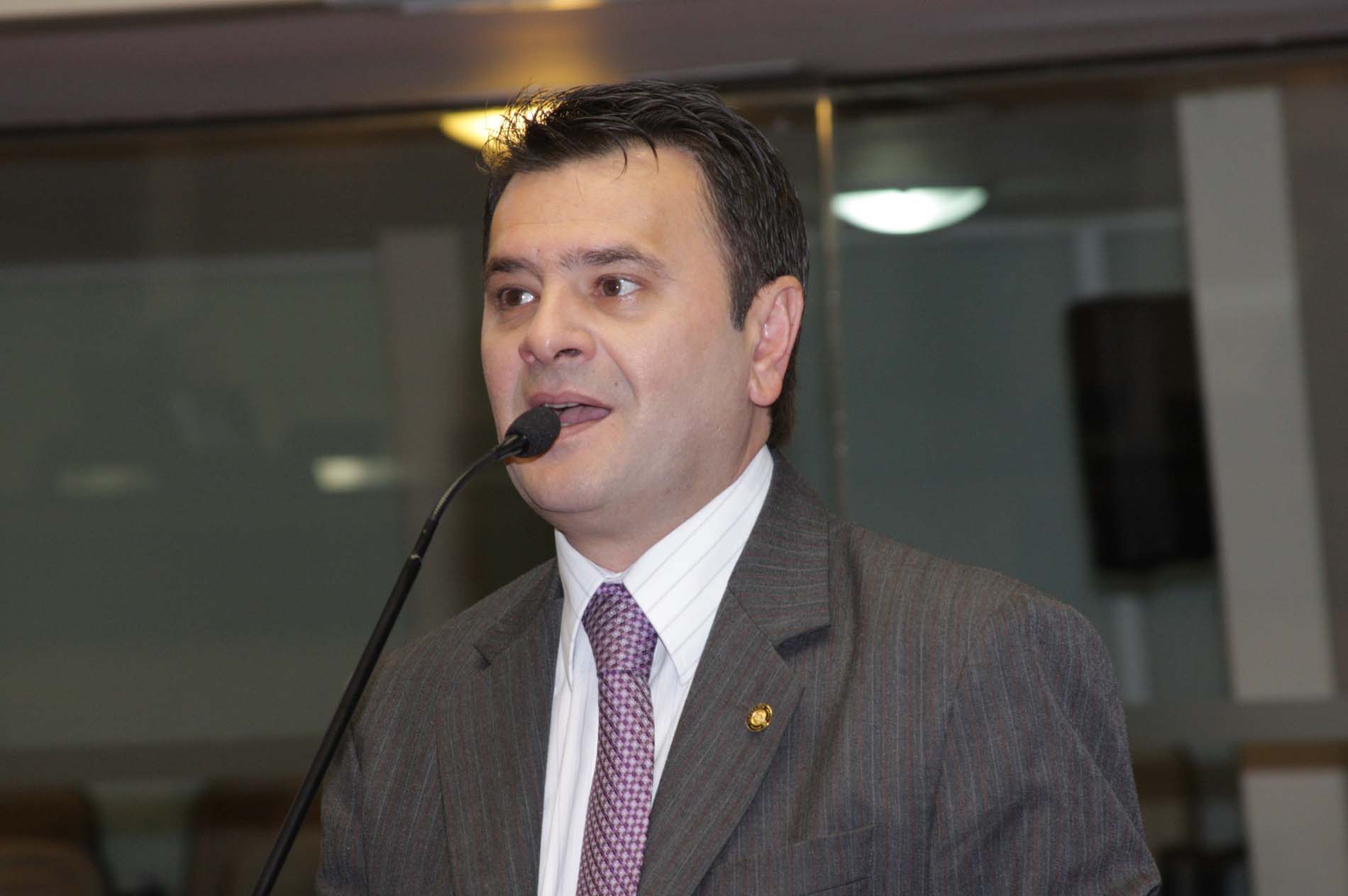 Deputado Elizeu Mattos (PMDB)
