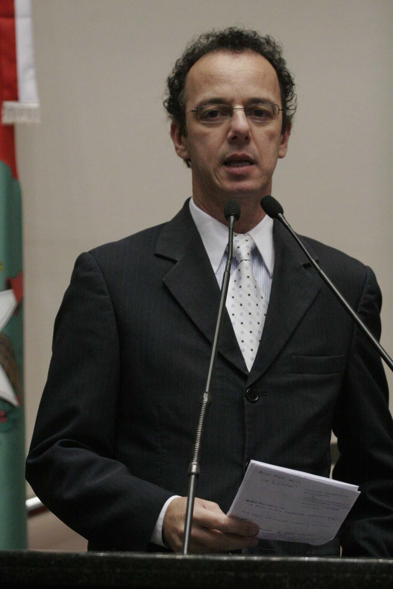 Parlamentar destaca projeto que tramita no Senado em prol das cidades atingidas pelos desastres natu