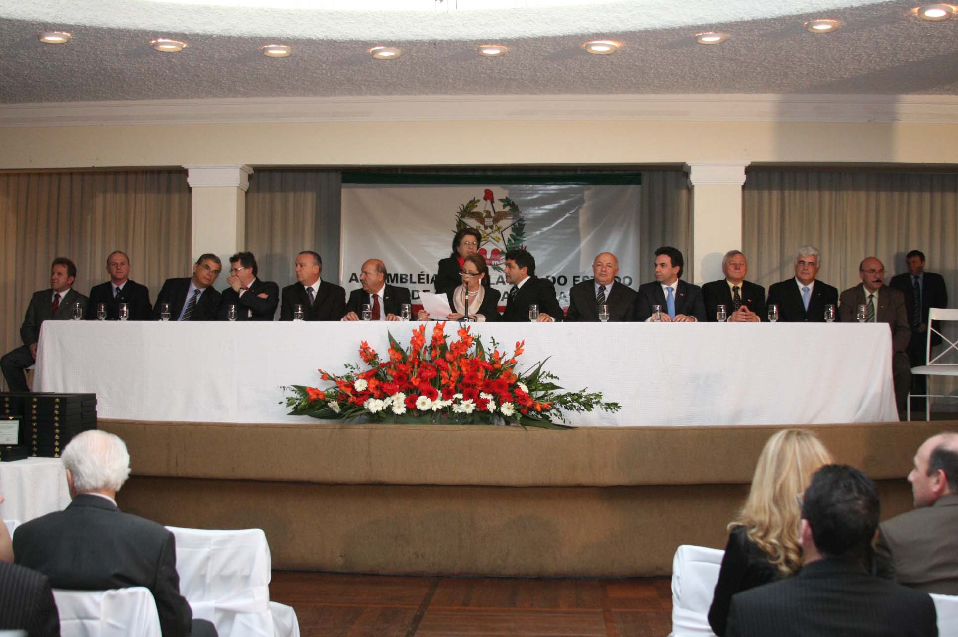 Parlamento catarinense presta homenagem à sociedade criciumense