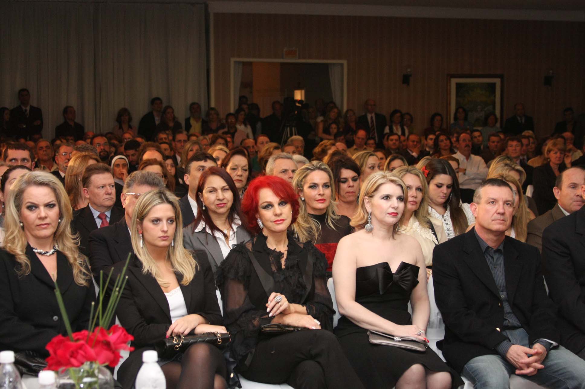 Parlamento catarinense presta homenagem à sociedade criciumense