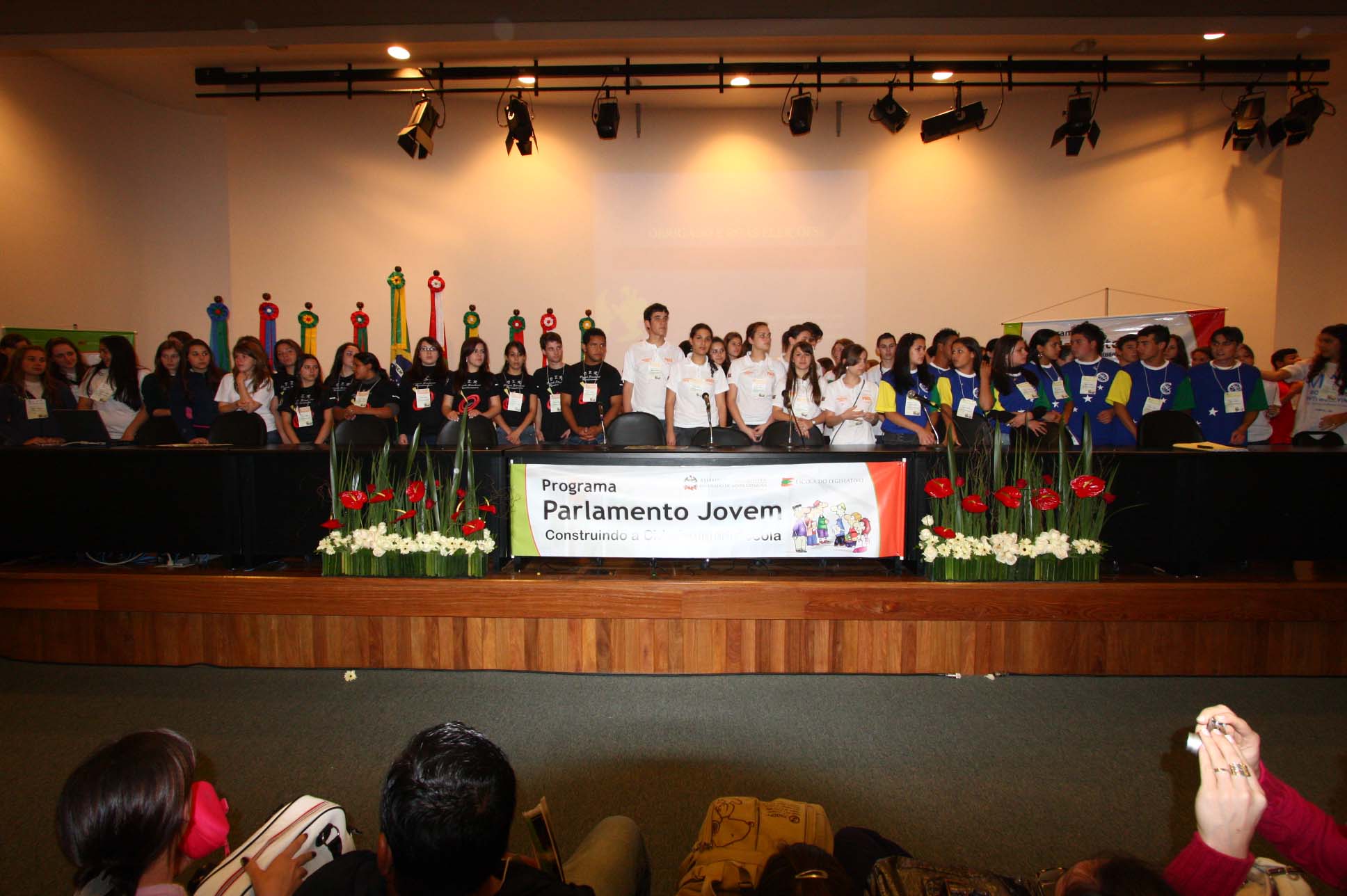 Estudantes lançam candidaturas ao Parlamento Jovem