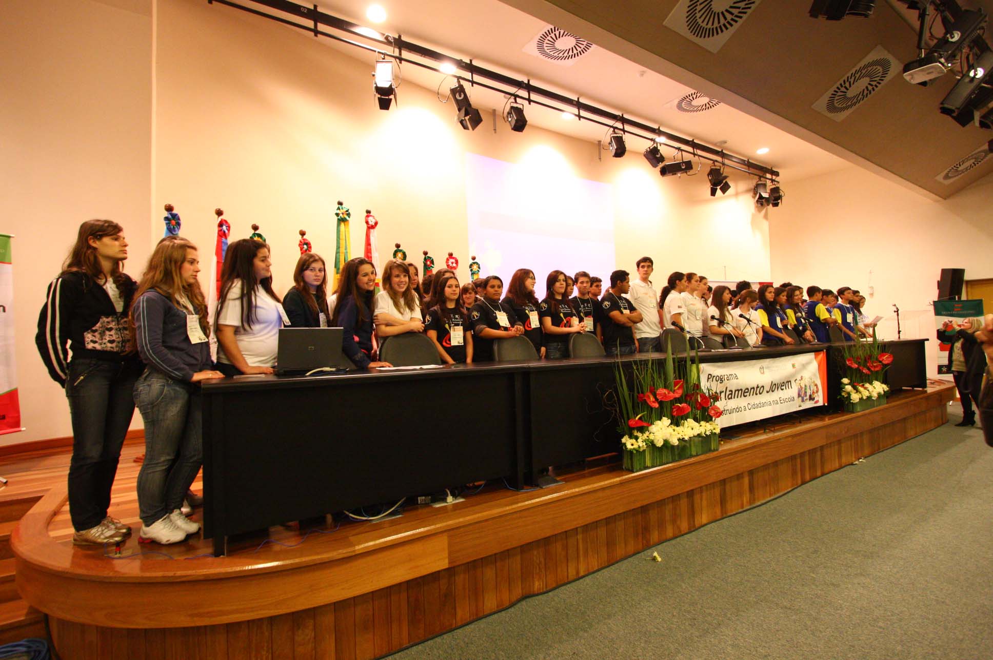 Parlamento Jovem mobiliza estudantes para a cidadania