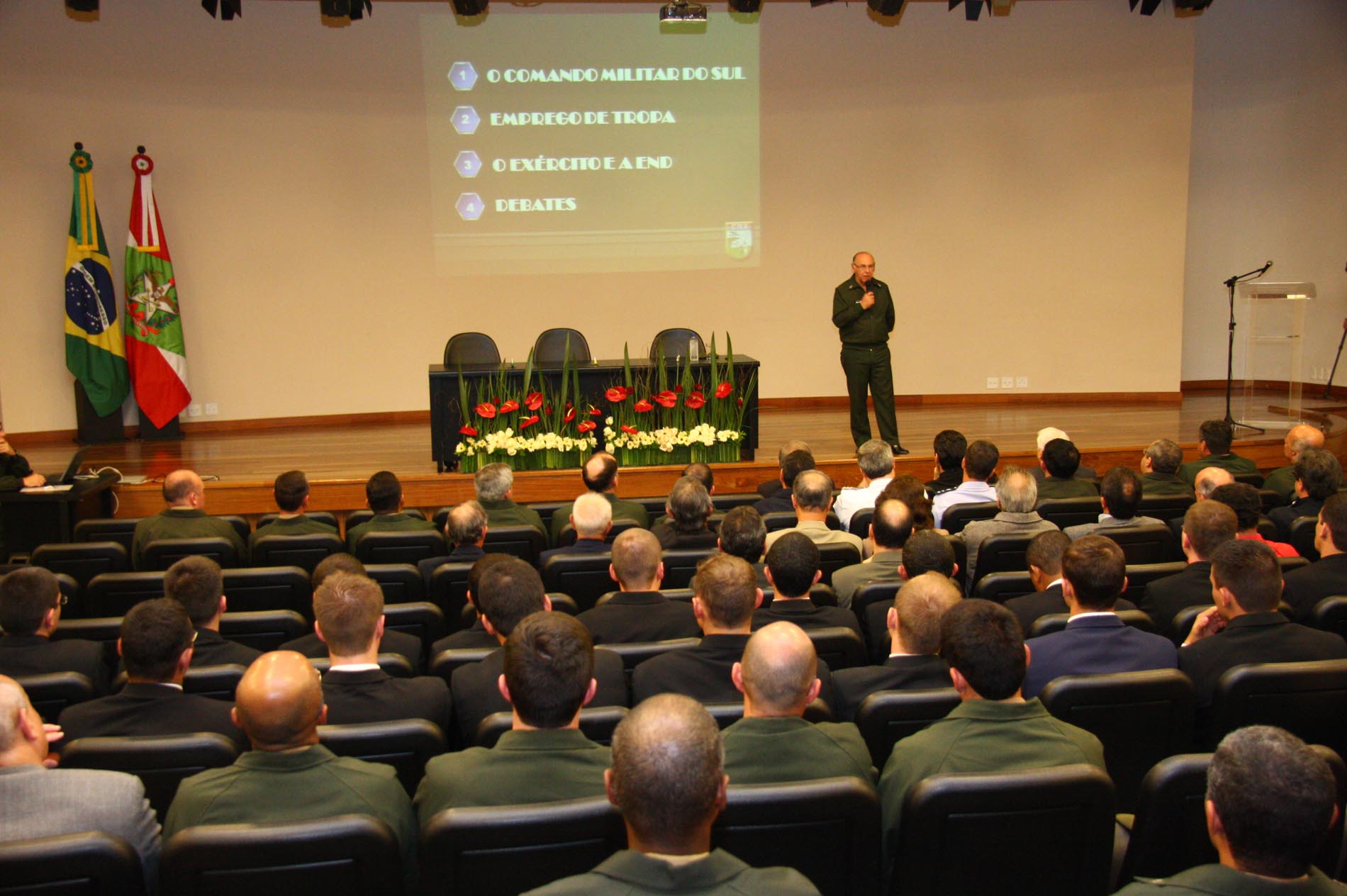 Palestra sobre Estratégia Nacional de Defesa