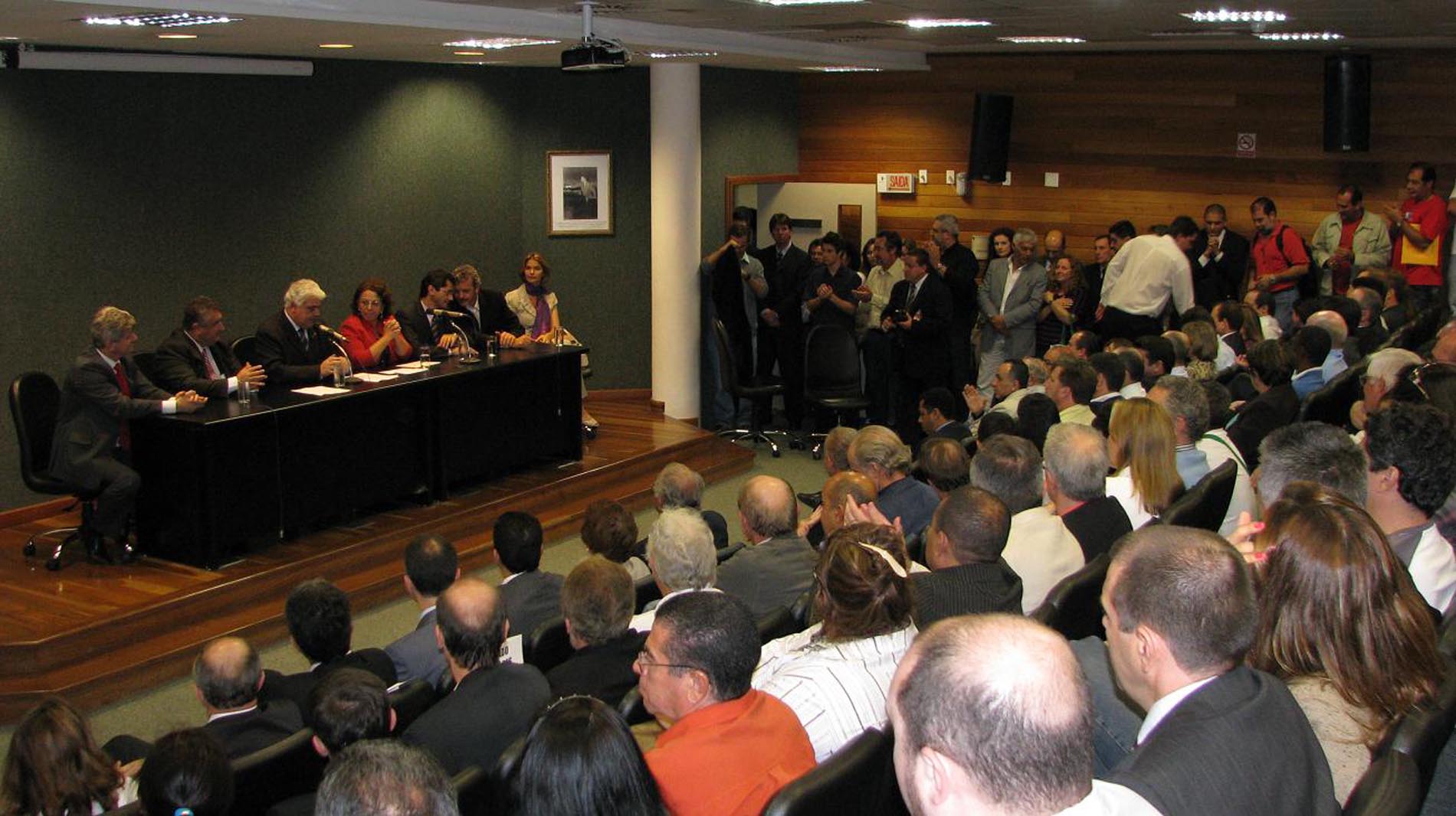 Vânio assume como deputado por dois meses