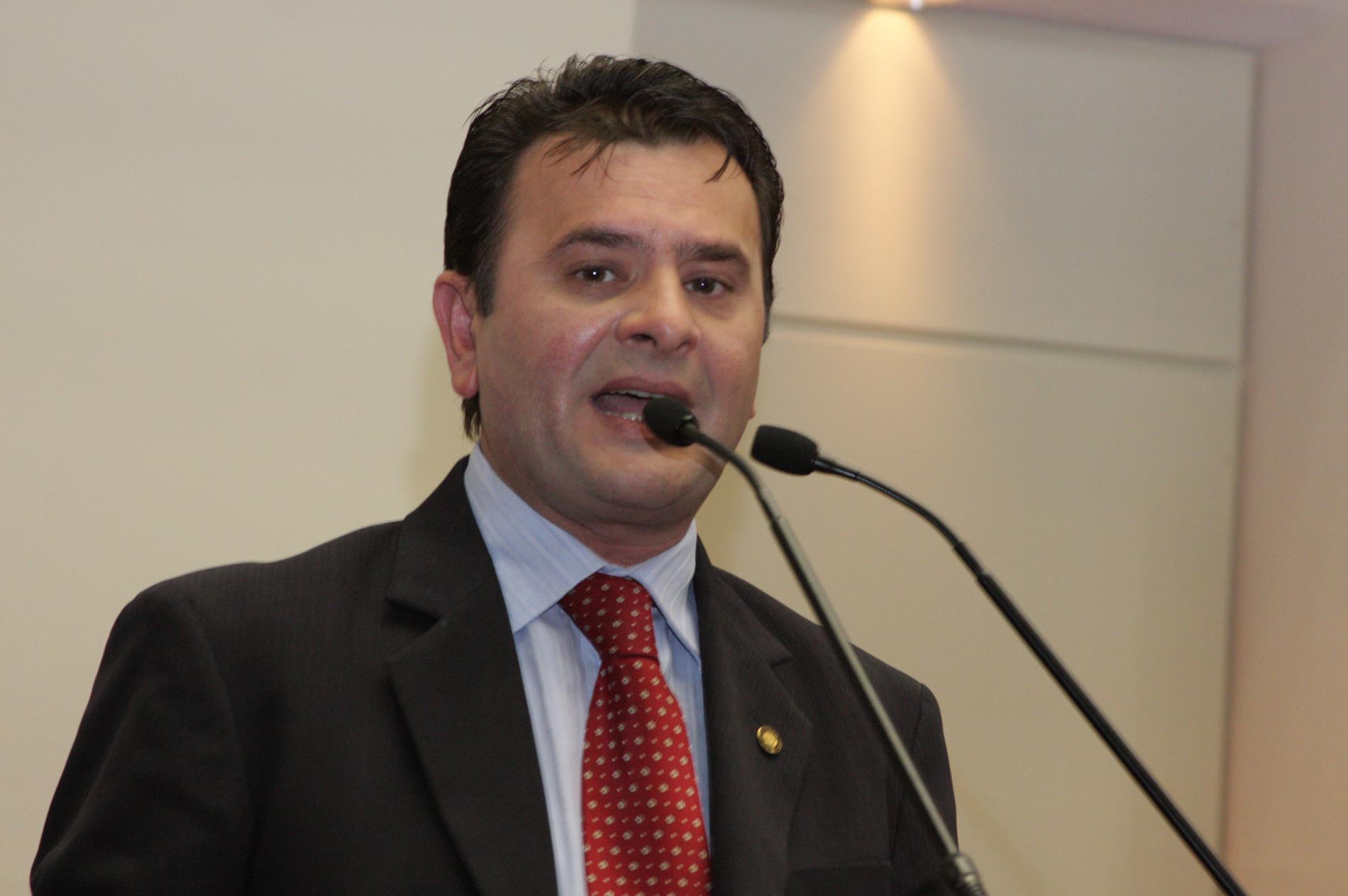 Deputado Elizeu Mattos (PMDB)