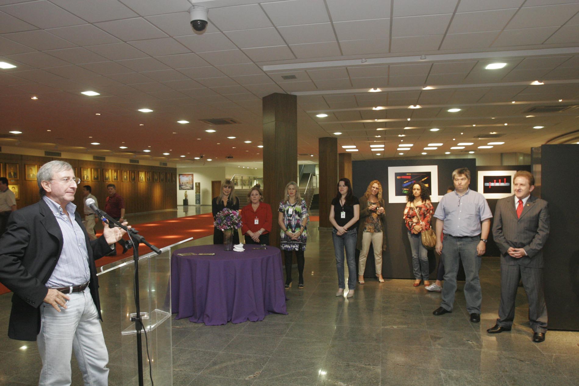 Exposição apresenta fotografias de médico italiano