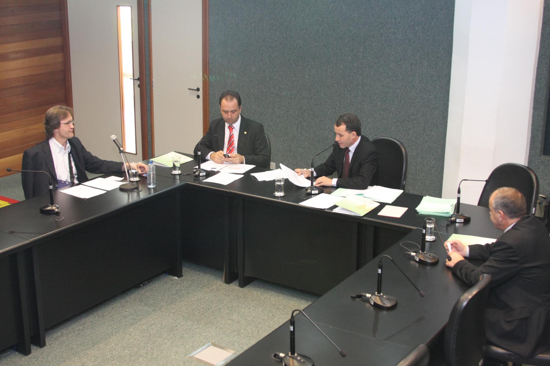 Comissão de Segurança Pública debate questões salariais