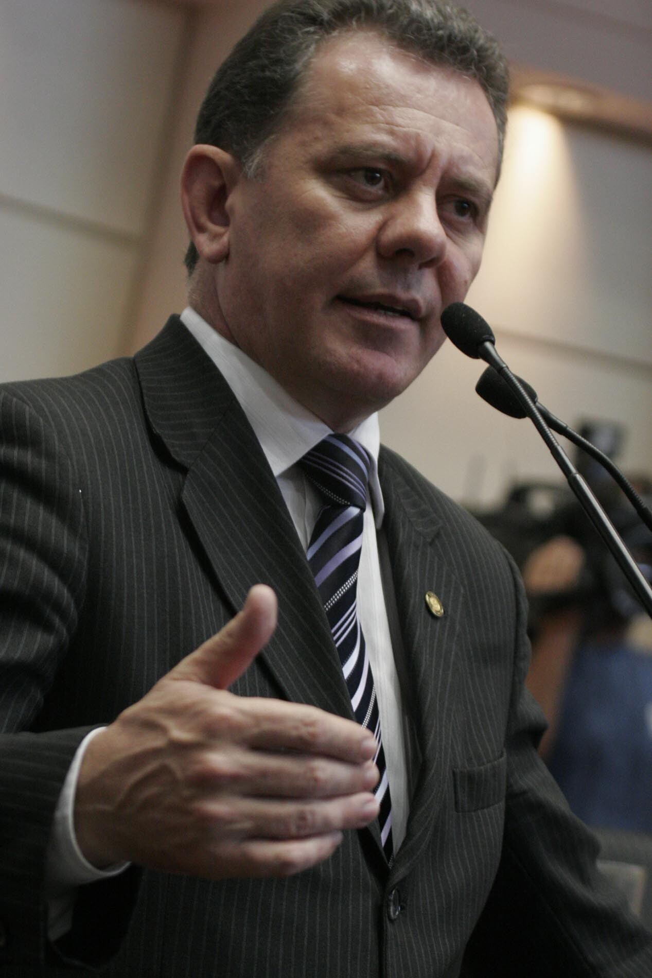 Dos Gabinetes – Ponticelli alerta: “Estado vive grande instabilidade política e momento é grave na s