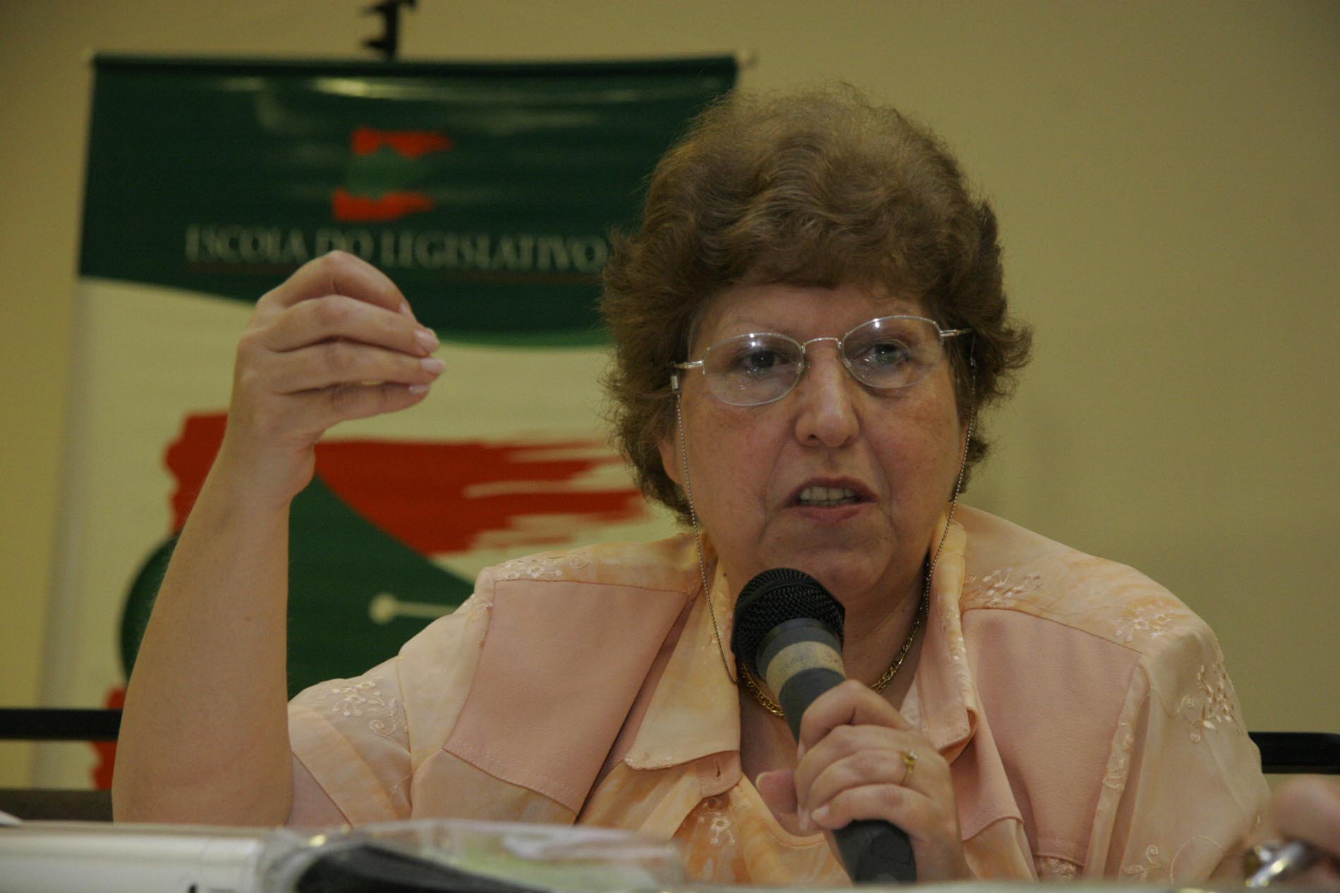 Seminário Regional de Educação - Acácia Kuenzer