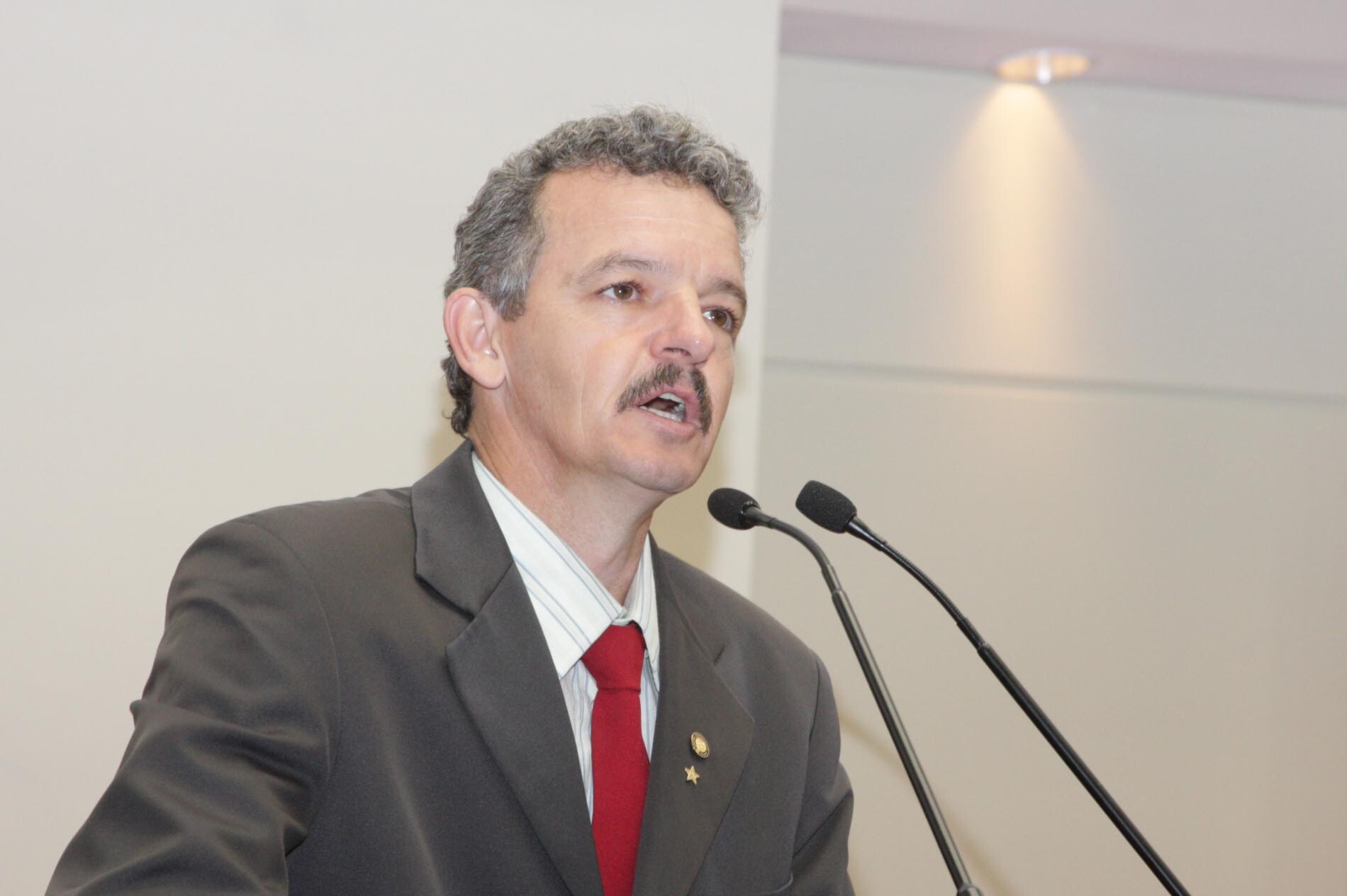 Dos Gabinetes – Dresch presta homenagem à Federação dos Trabalhadores no Comércio de Santa Catarina