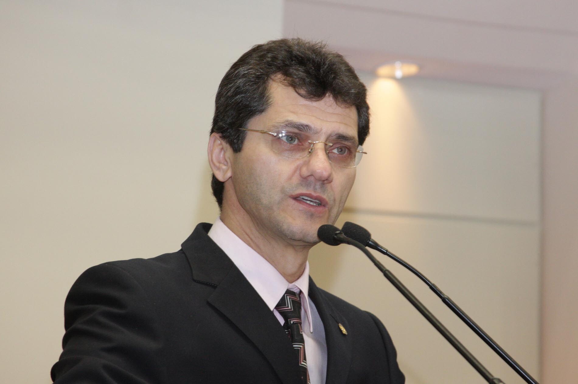 Dos Gabinetes – Instituto Ideal recebe Comenda Legislativa de Jailson