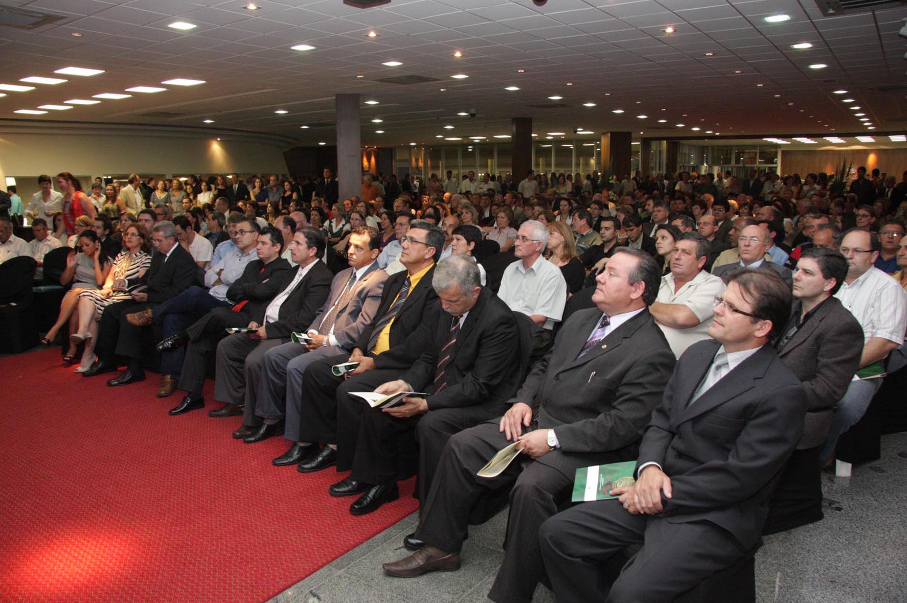 Sessão Solene de Concessão da Comenda do Legislativo Catarinense