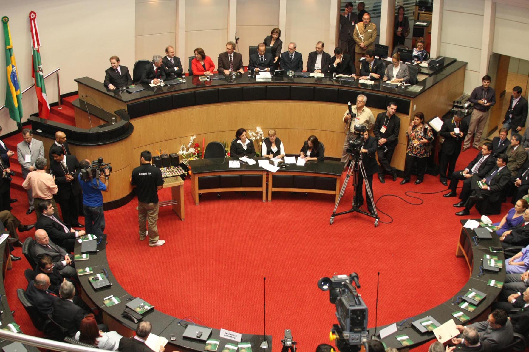 Sessão Solene de Concessão da Comenda do Legislativo Catarinense