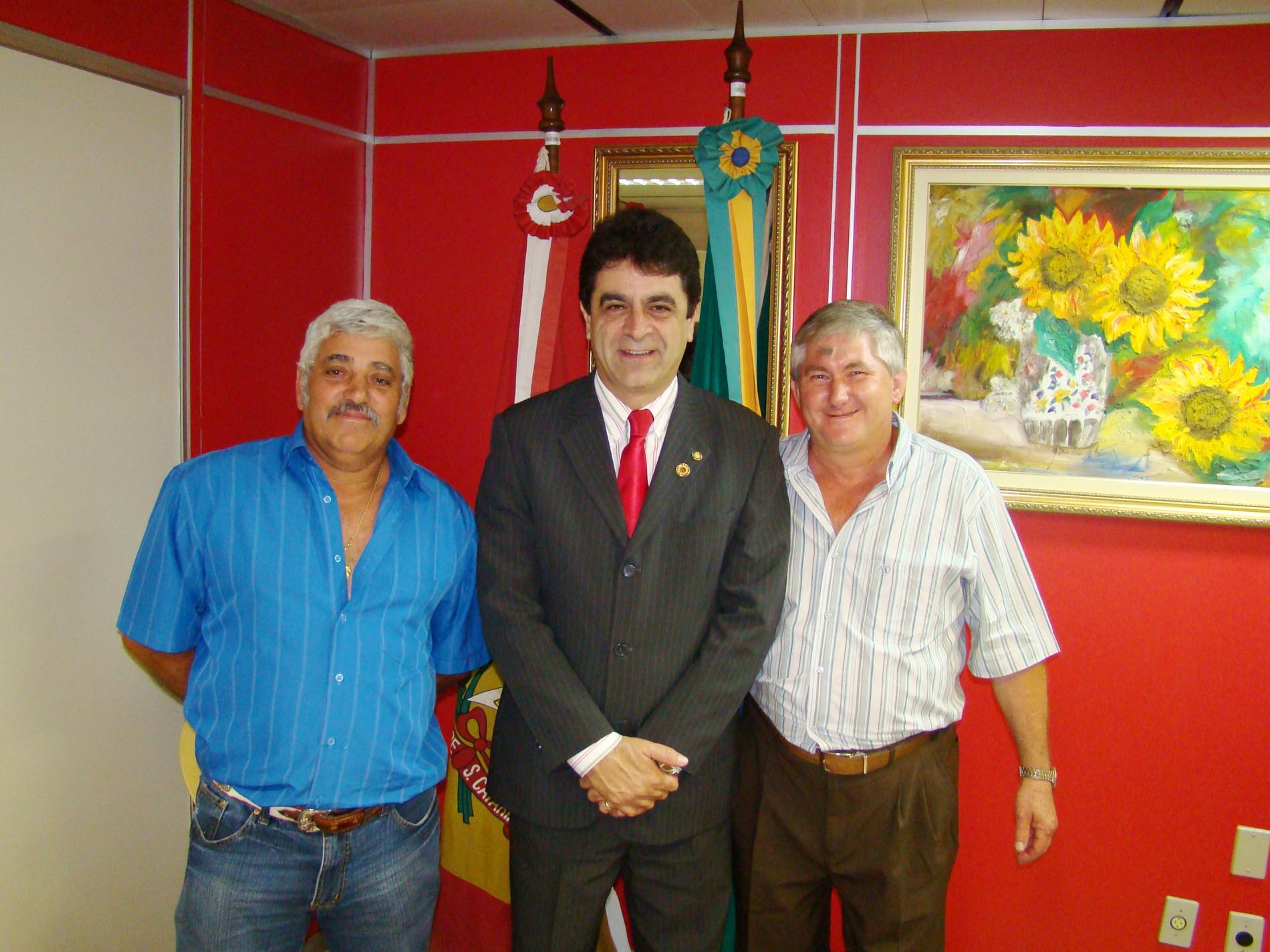 DEPUTADO DAGOMAR CARNEIRO RECEBEU NA ASSEMBLÉIA LEGISLATIVA VEREADORES E GRUPO DE IDOSOS DE GUABIRUBA