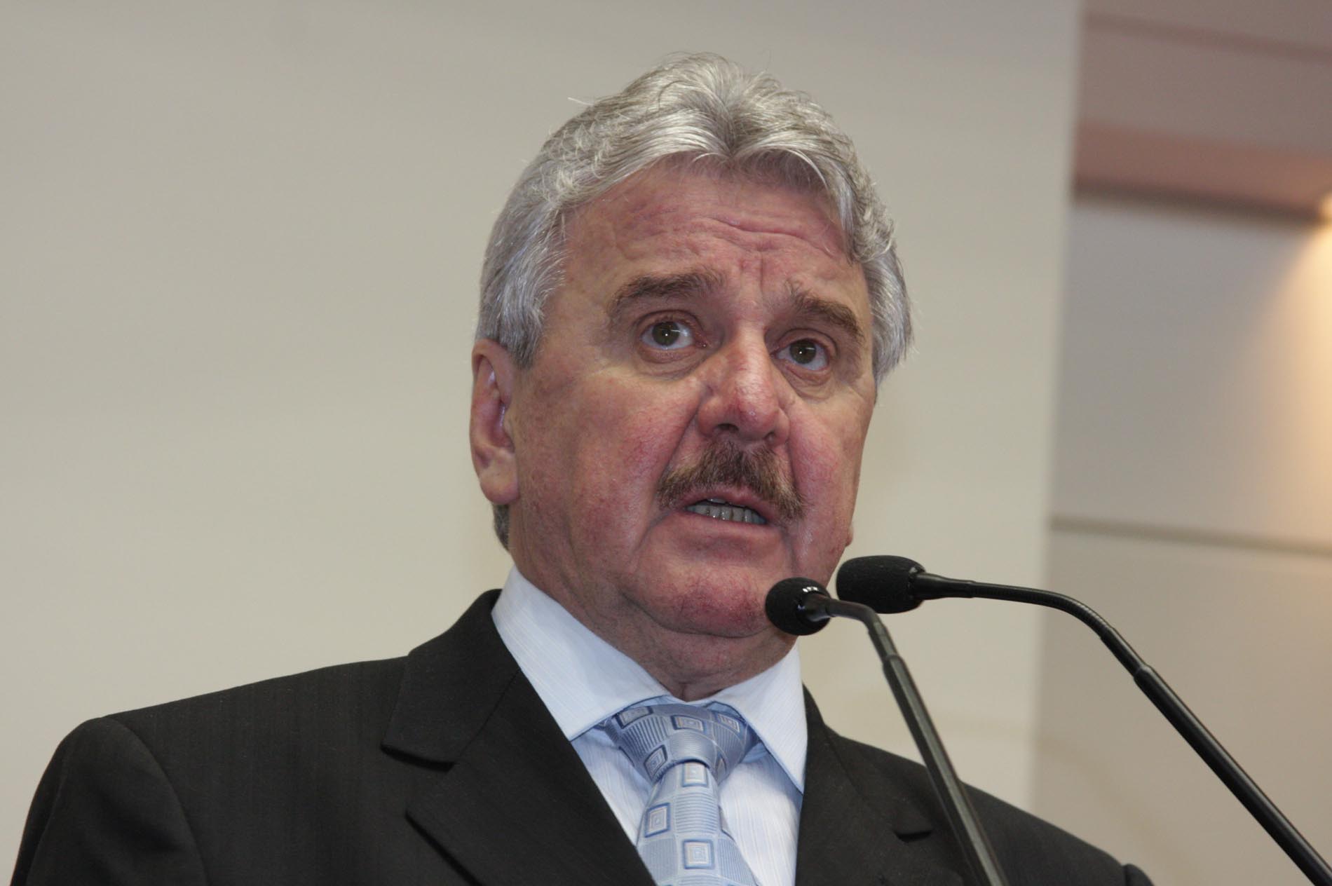 Parlamentar sugere criação de política de proteção para produtos brasileiros