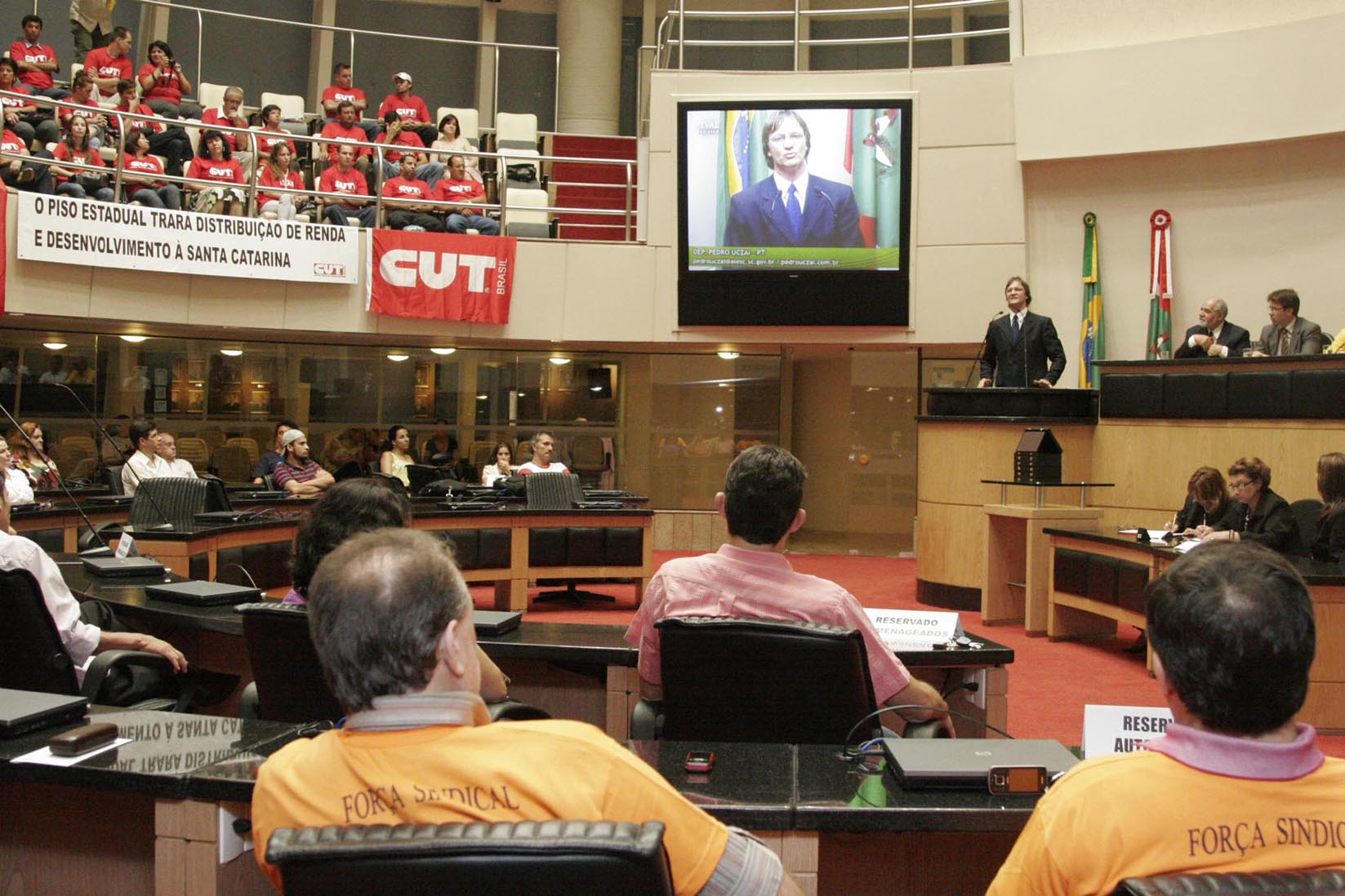 Centrais sindicais e Dieese são homenageados em sessão especial da Assembleia Legislativa