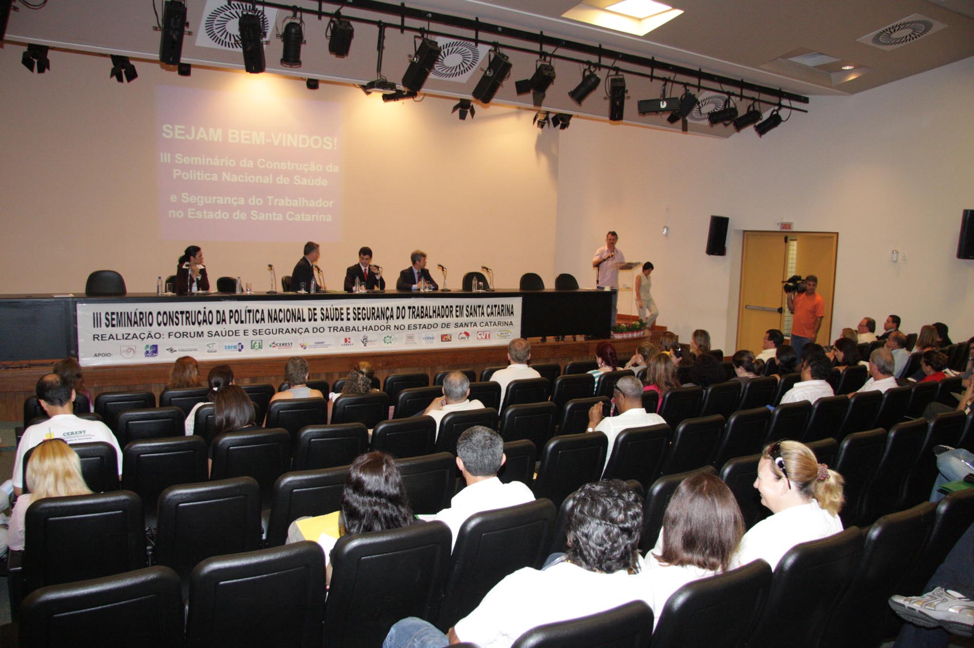 III Seminário sobre a Construção da Política Nacional de Saúde e Segurança do Trabalhador em Santa Catarina e do Seminário NTEP - Nexo Técnico Epidemiológico Previdenciário e Saúde dos Trabalhadores.