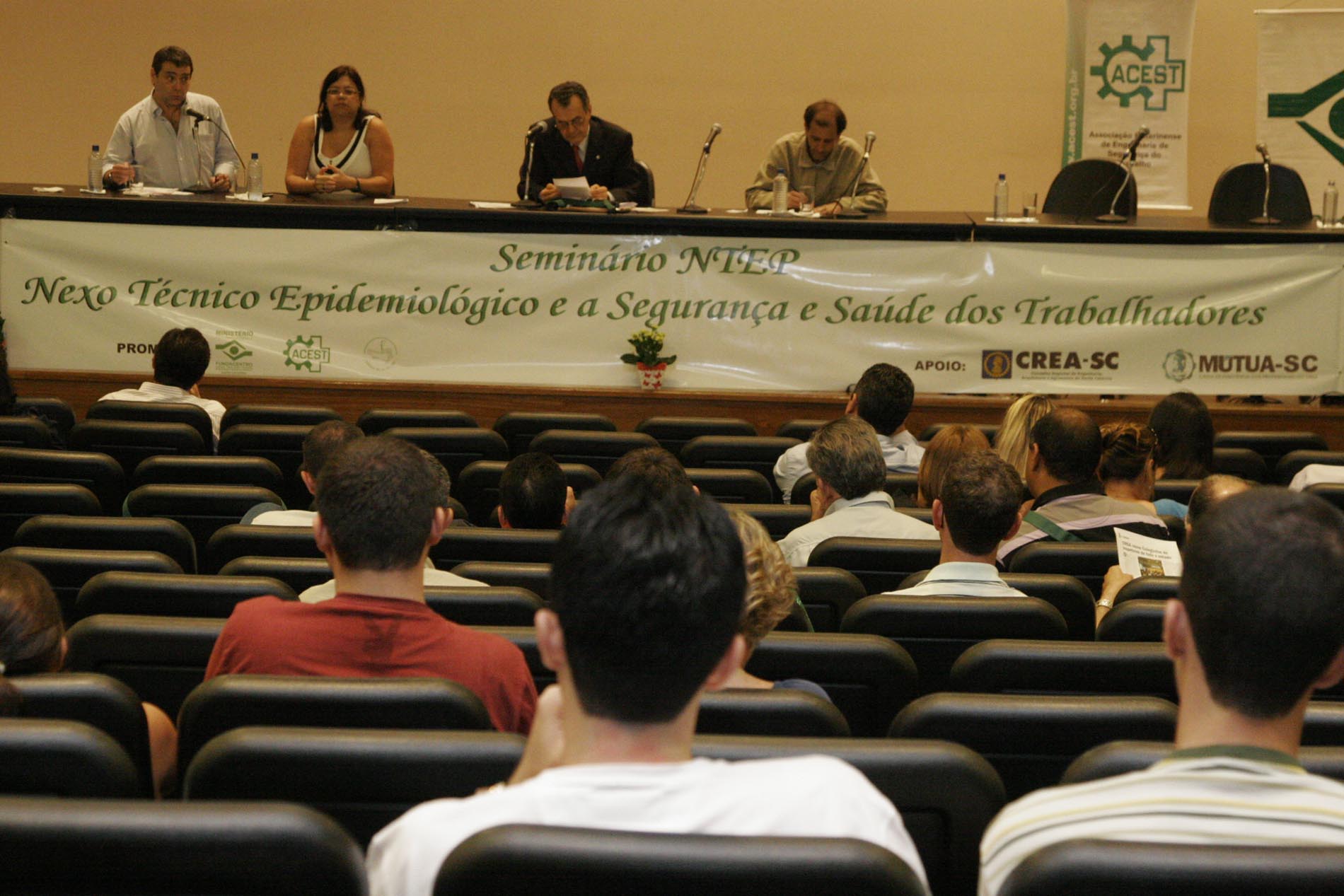 Política Nacional de Segurança e Saúde do Trabalhador é tema de debate na Assembleia