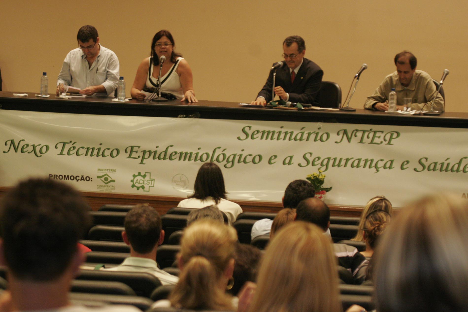 III Seminário sobre a Construção da Política Nacional de Saúde e Segurança do Trabalhador em Santa Catarina