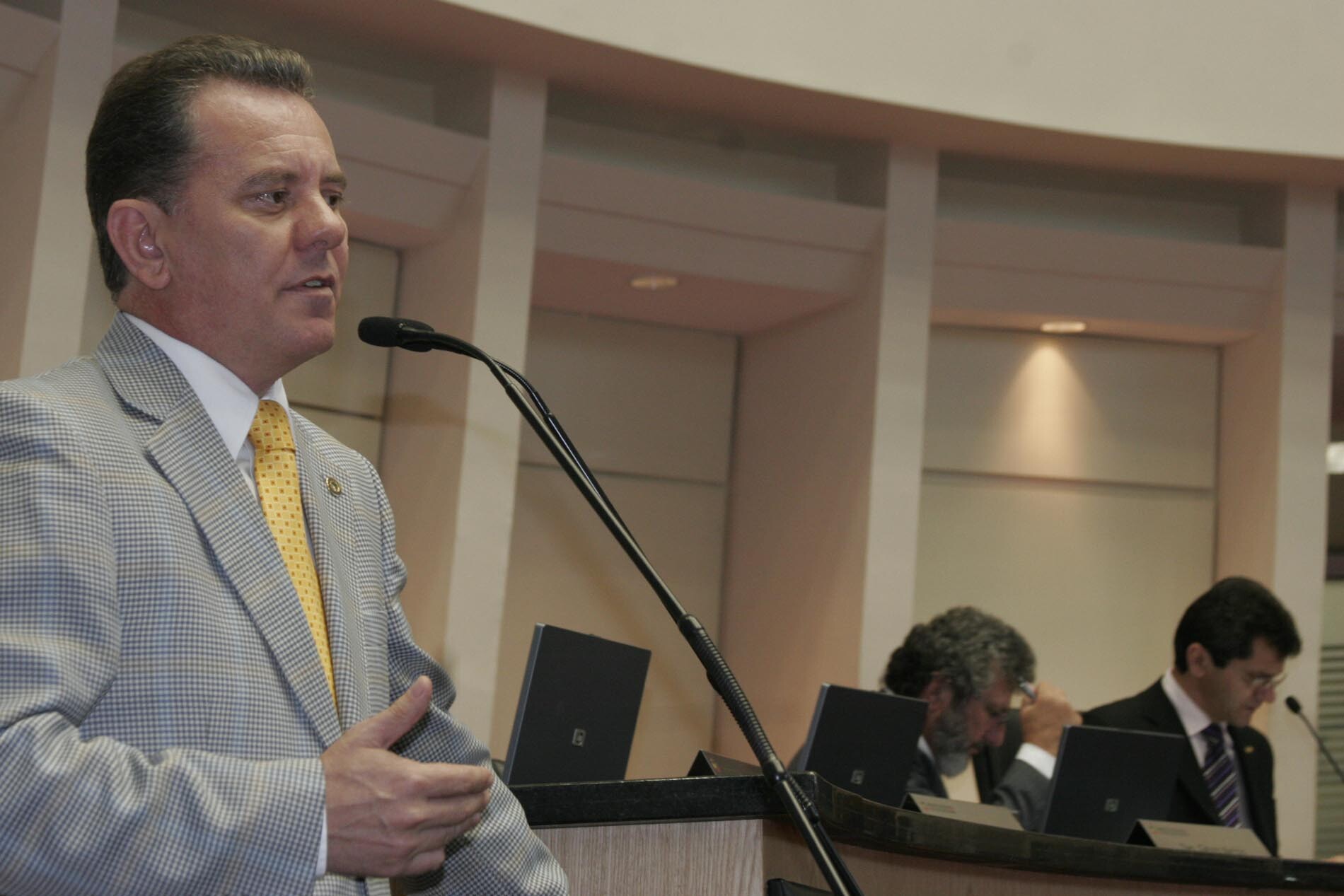 Dos Gabinetes – Municipalização do ensino fundamental: Estado quer  transferir responsabilidade ao m
