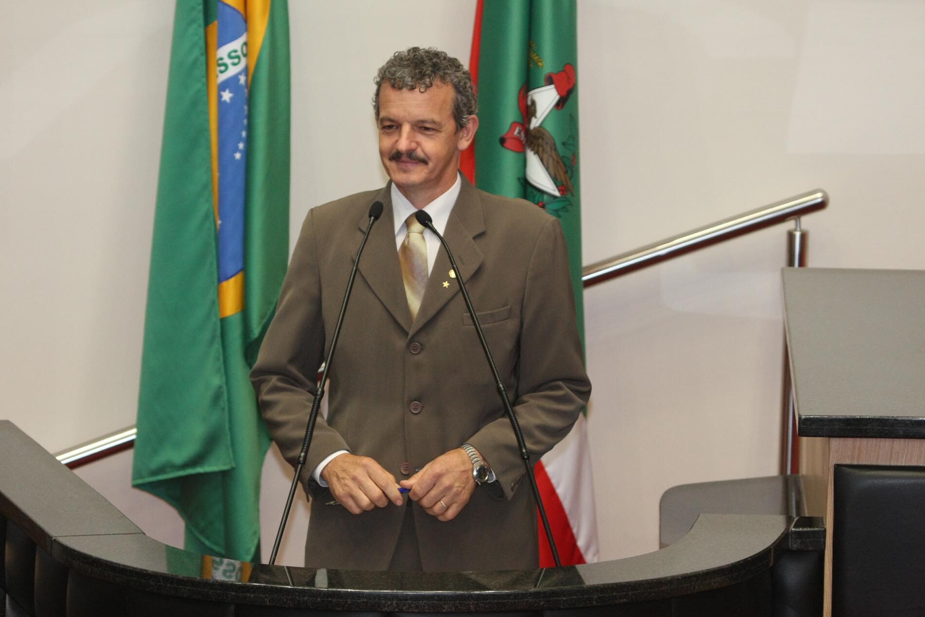 Dos Gabinetes – Dresch  participa de assinaturas de contratos do PAA no Planalto Norte