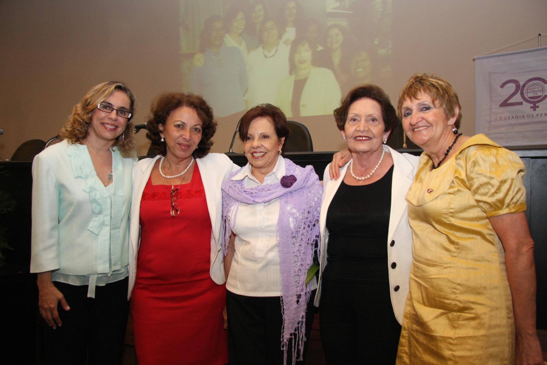 Casa da Mulher Catarina é homenageada pelo Legislativo