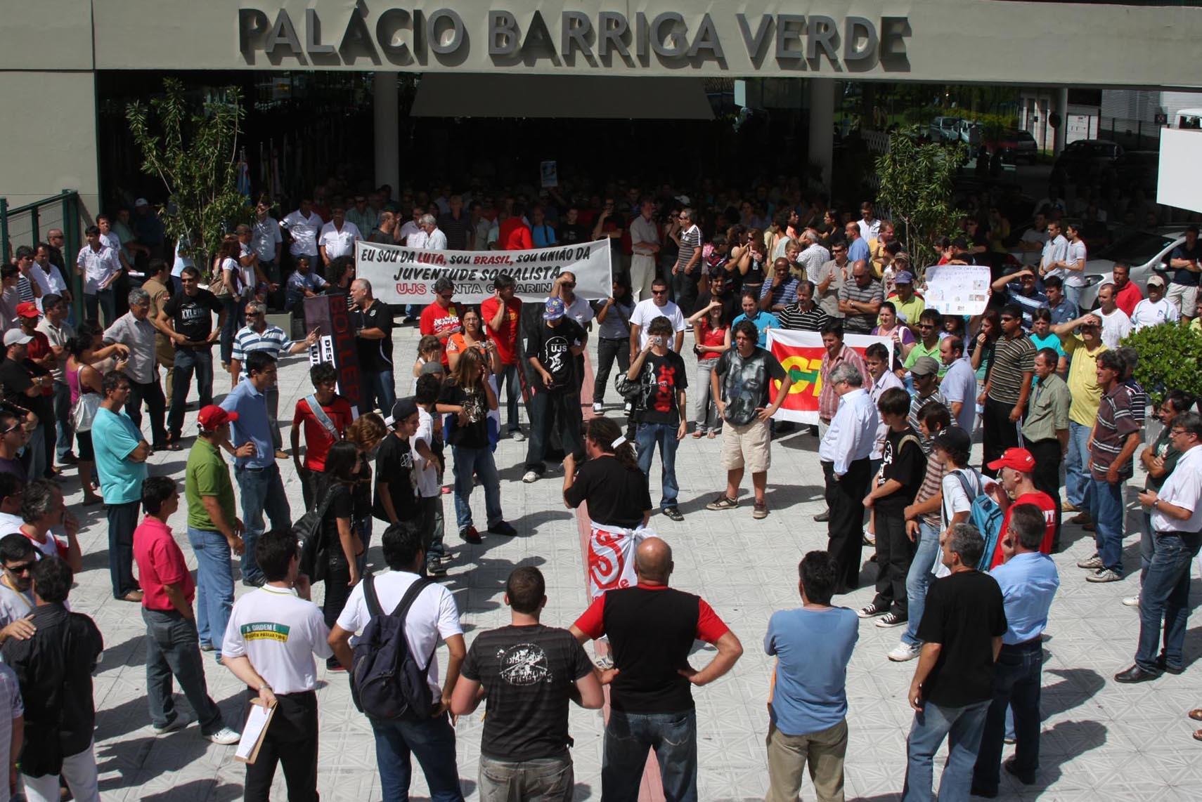 Manifestantes da Casan