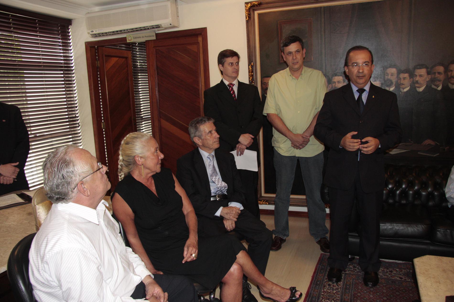 Aposentados recebem homenagem da Assembleia Legislativa