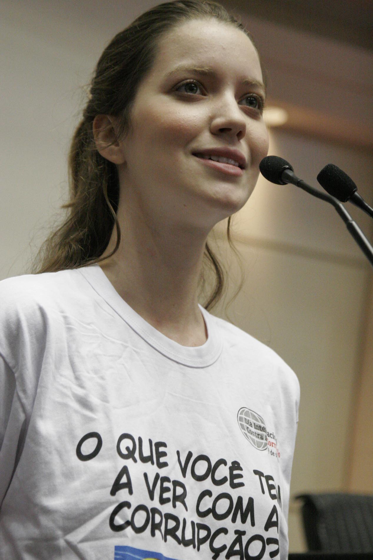 Natália Dill - Atriz da Rede Globo