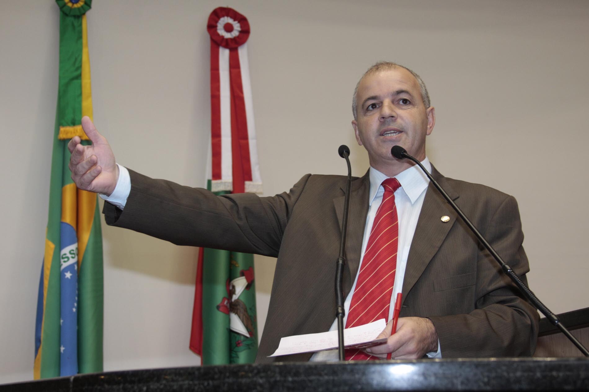 Dos Gabinetes – Sargento Soares propõe criação do Parque Estadual da Praia de Taquarinhas
