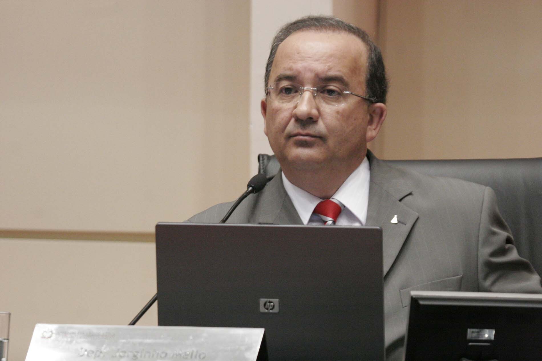 Dos Gabinetes – Lei garante retorno de servidores  ao plano de carreira do magistério