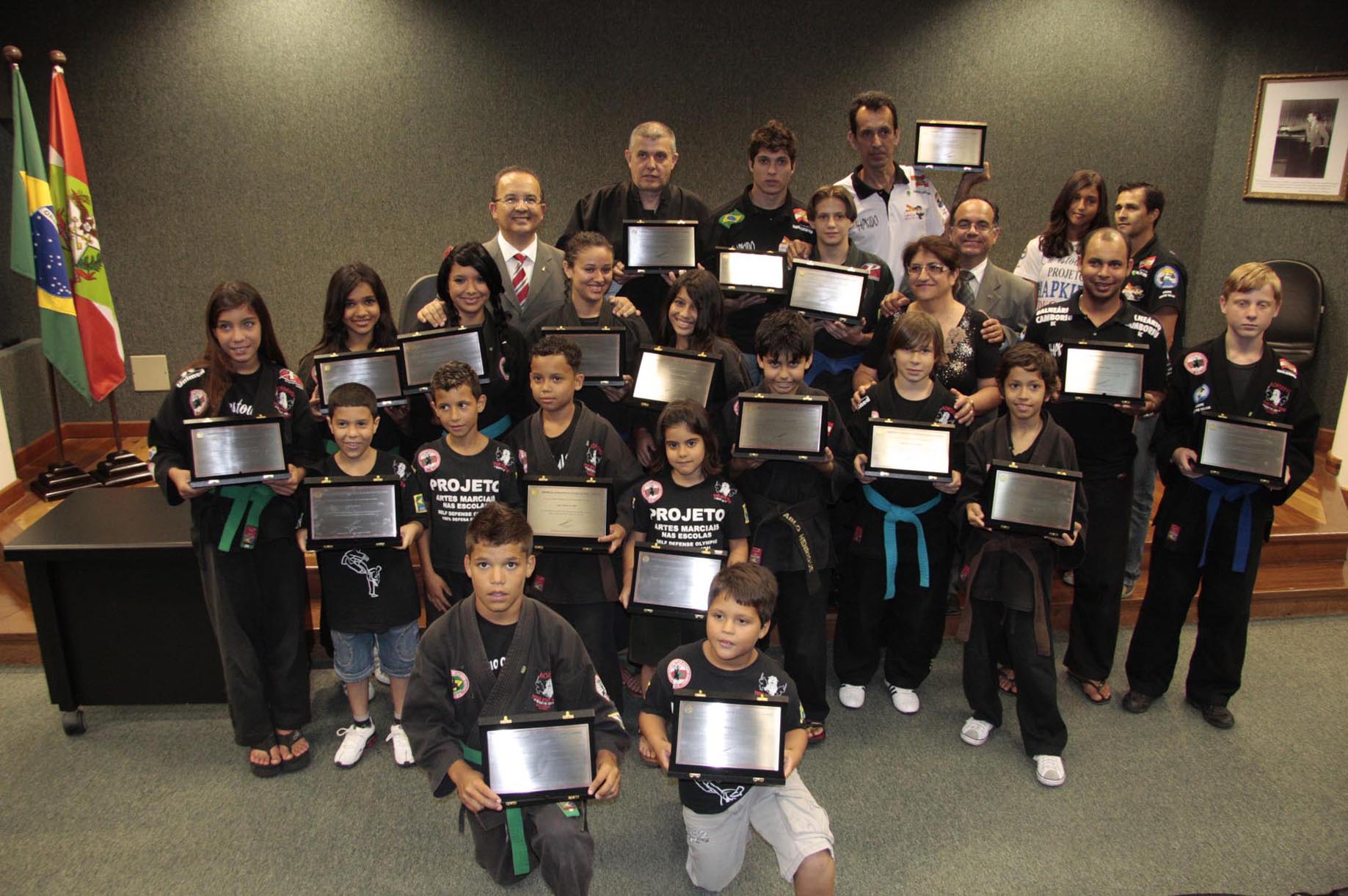 Ato Solene em homenagem aos Desportistas de Artes Marciais do Projeto Social Hapkido Educar