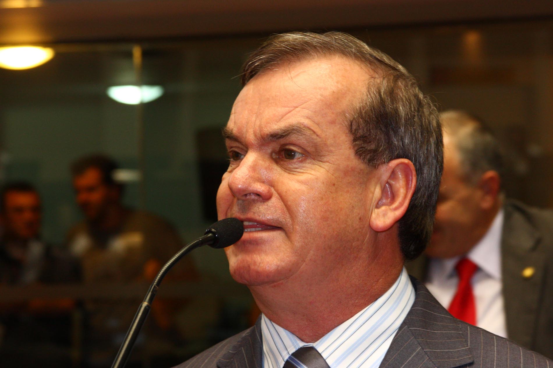 Parlamentares aprovam emenda à Constituição