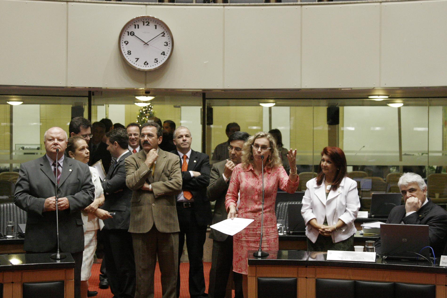Aprovado Orçamento do Estado para 2010 no valor de R$ 13,4 bilhões