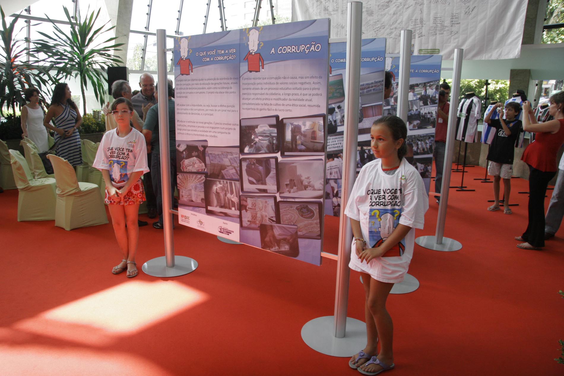 Abertura da Mostra - O que você tem haver com a Corrupção? - Beira Mar Shopping