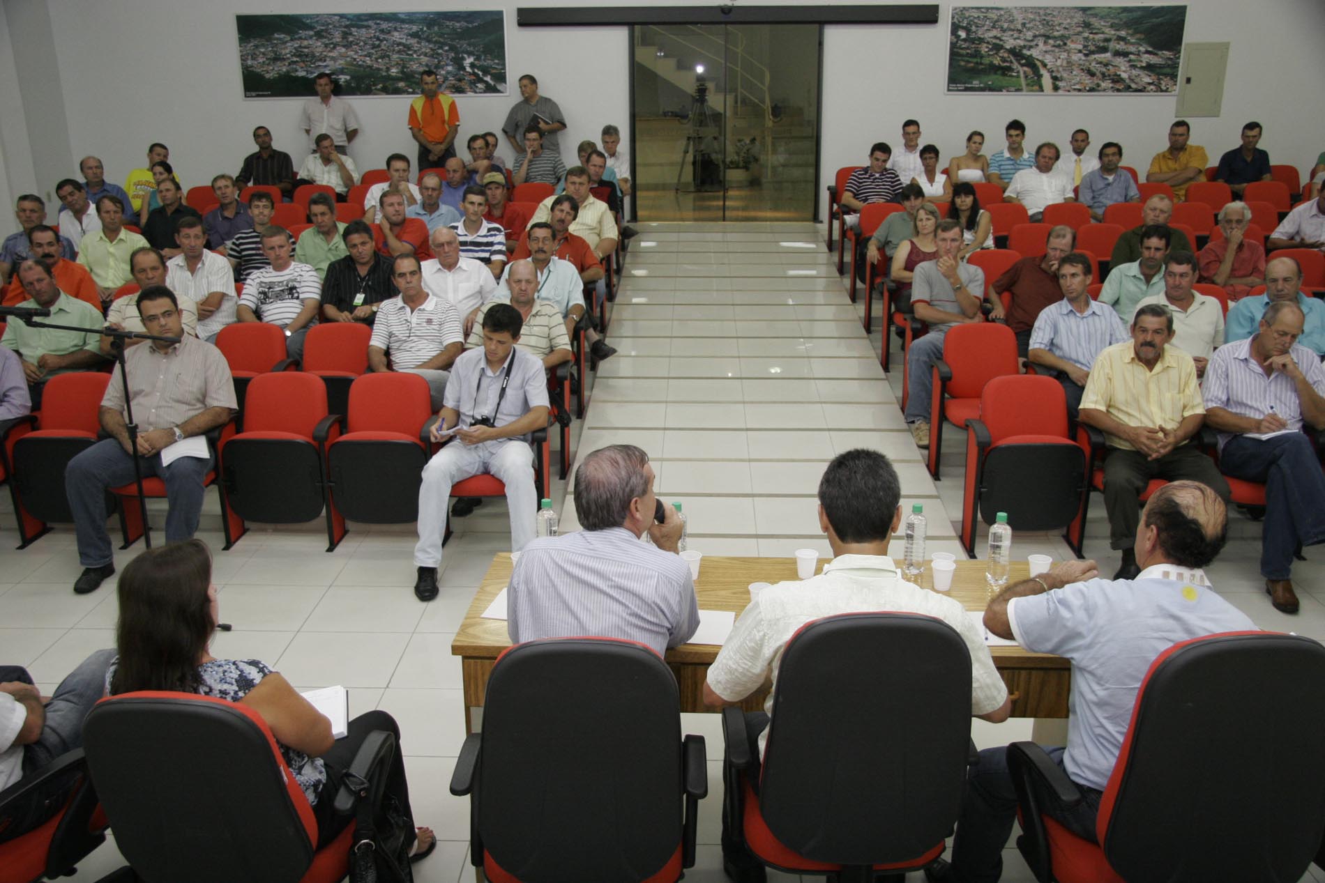 Queda de energia é tema de reunião em Ituporanga