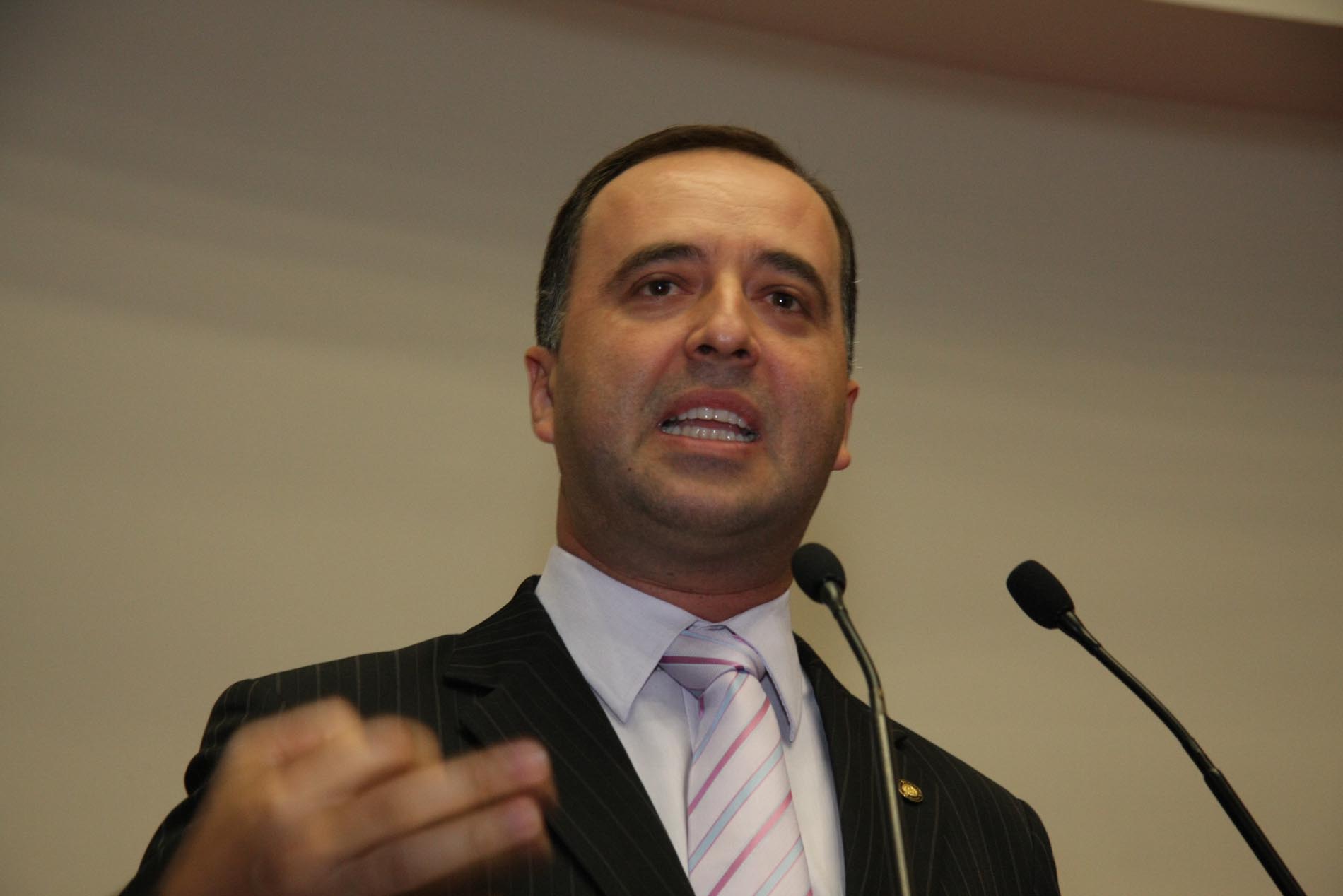 Deputado defende campanha ostensiva contra consumo de álcool por motoristas