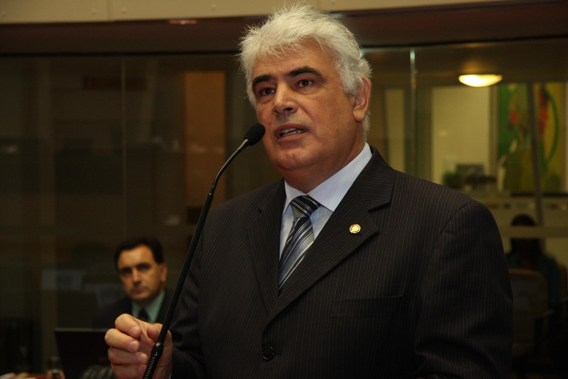 Dos Gabinetes – Góes assume liderança do PT na Assembleia