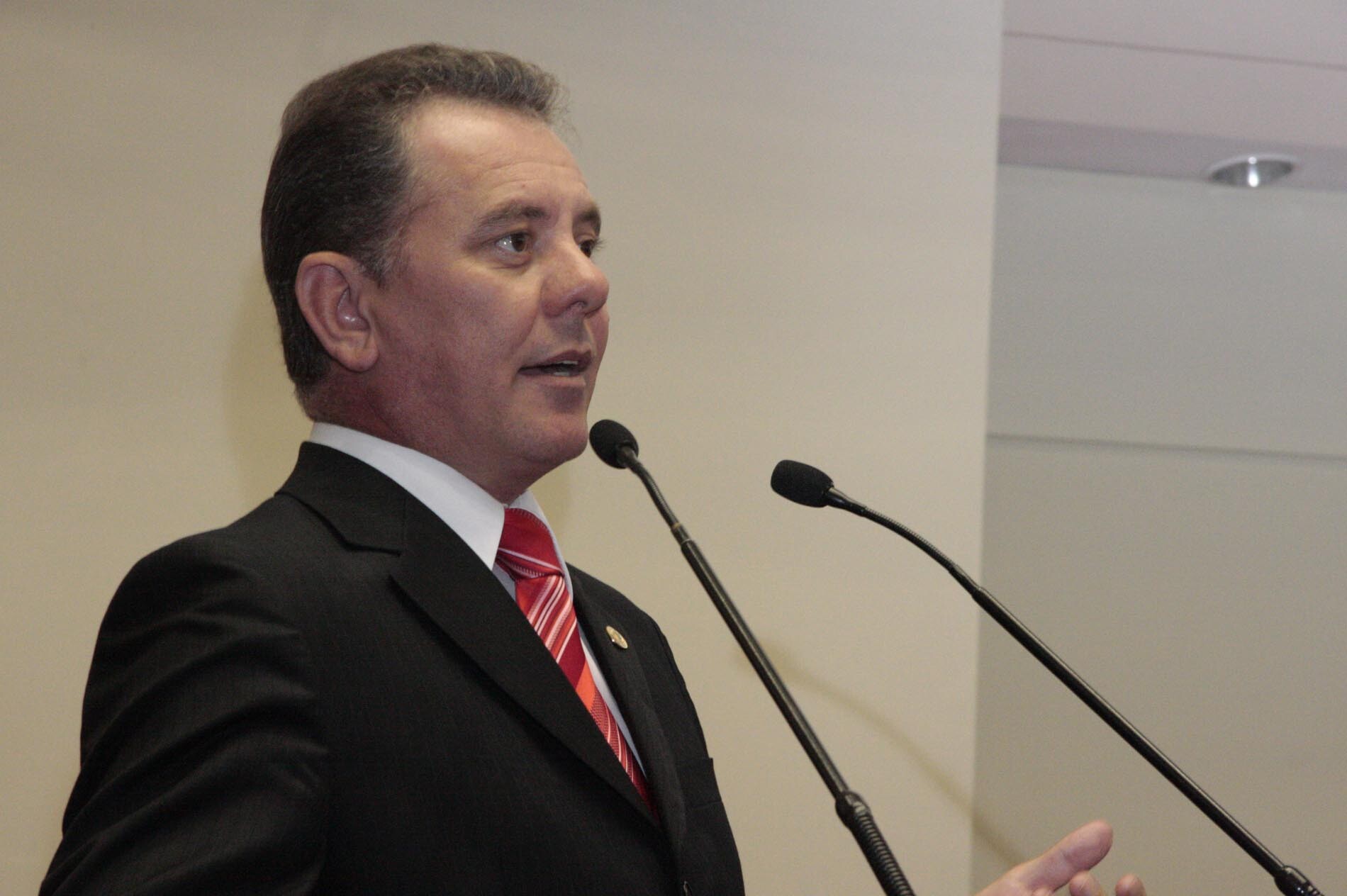 Dos Gabinetes – Atendendo Ponticelli, Assembleia pode convocar Benedet para explicar aumento da viol
