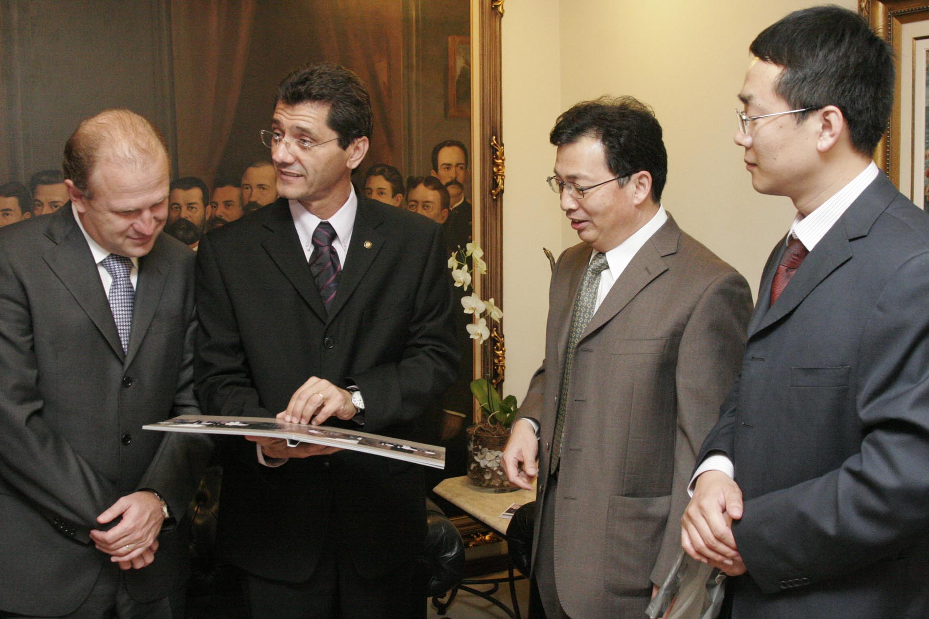 Comitiva chinesa participa de sessão na Assembleia Legislativa
