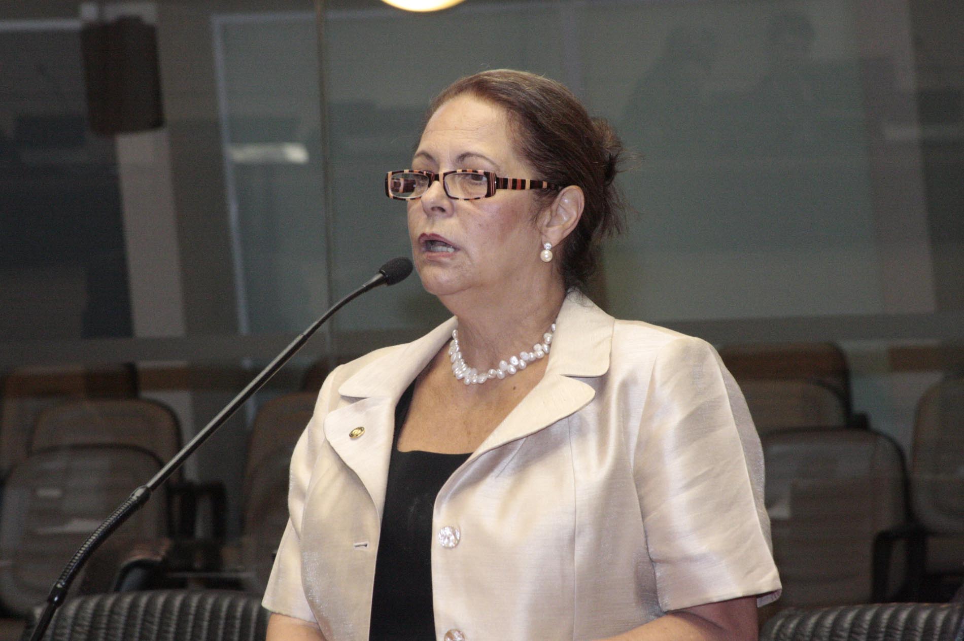 Deputada Ada De Luca (PMDB)