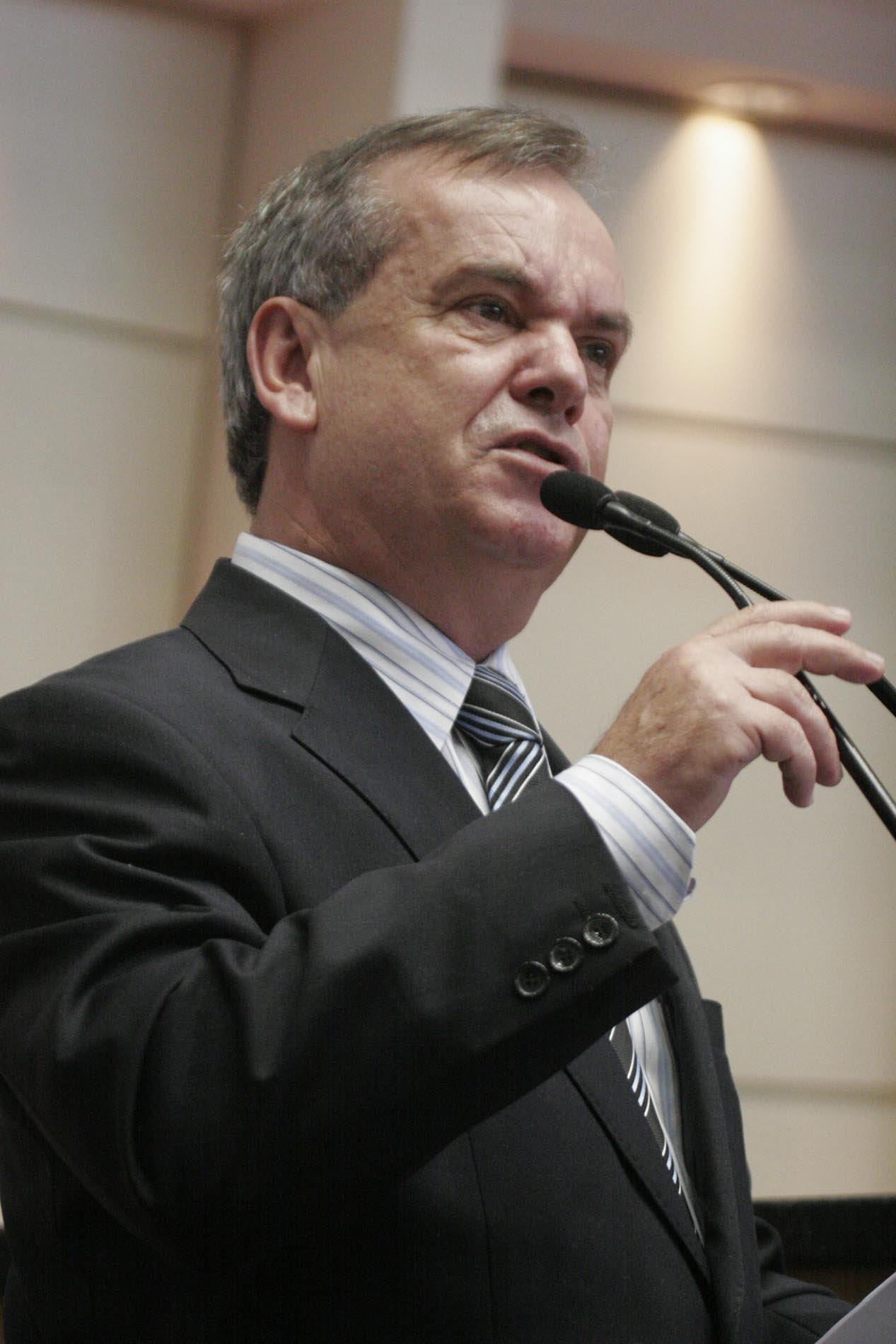 Autorizada a celebração de convênios entre o Executivo estadual e a União dos Escoteiros do Brasil