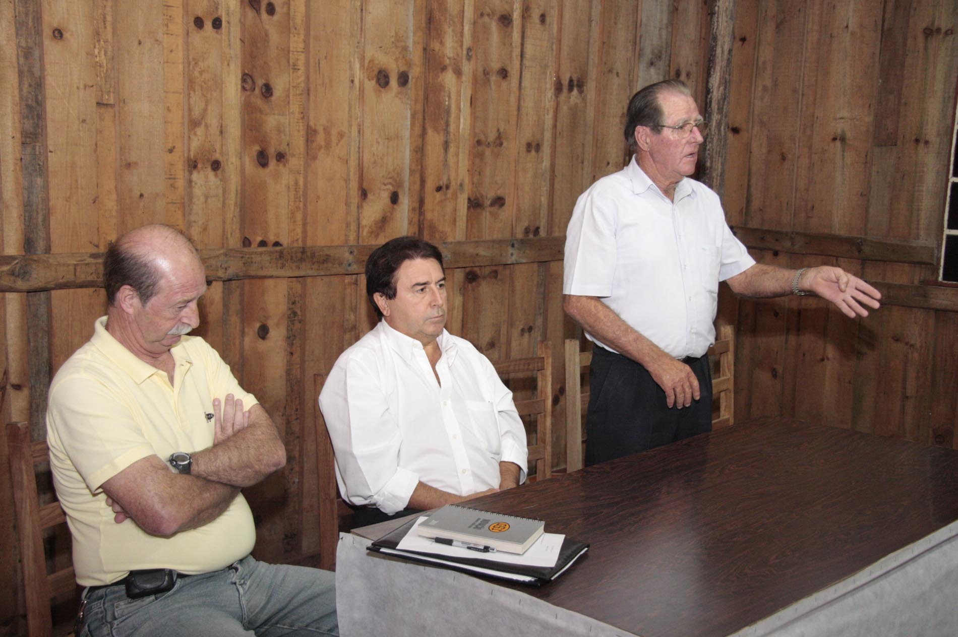Barreiras sanitárias instaladas em Campo Alegre são questionadas por agropecuaristas da região