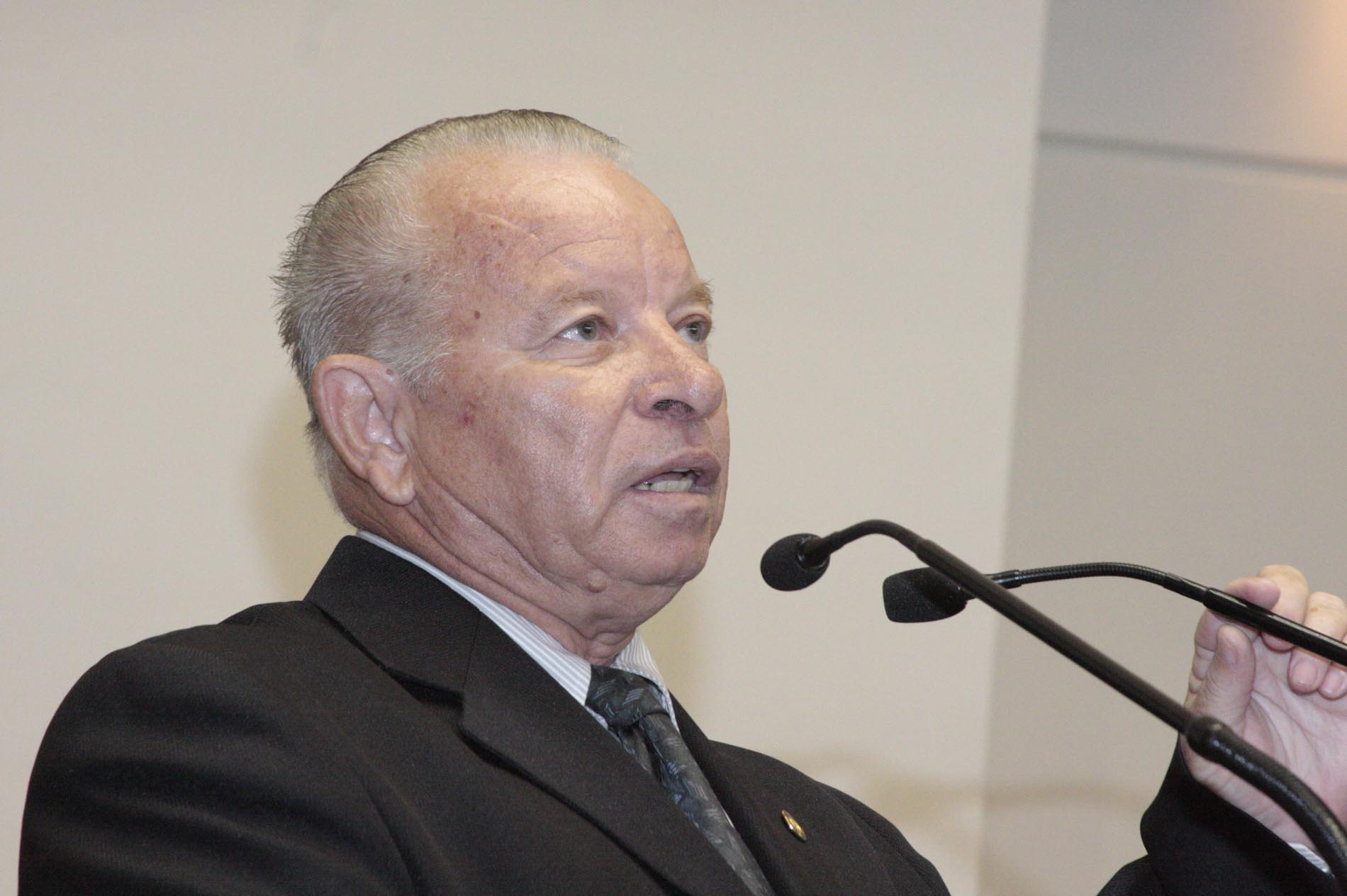 Deputado Adherbal Deba Cabral (PMDB)