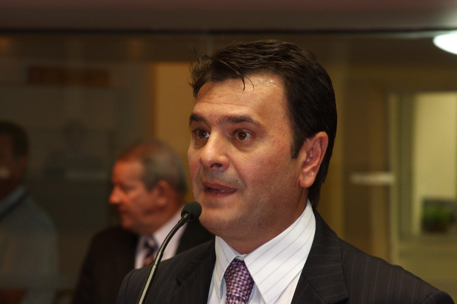 Deputado Elizeu Mattos (PMDB)
