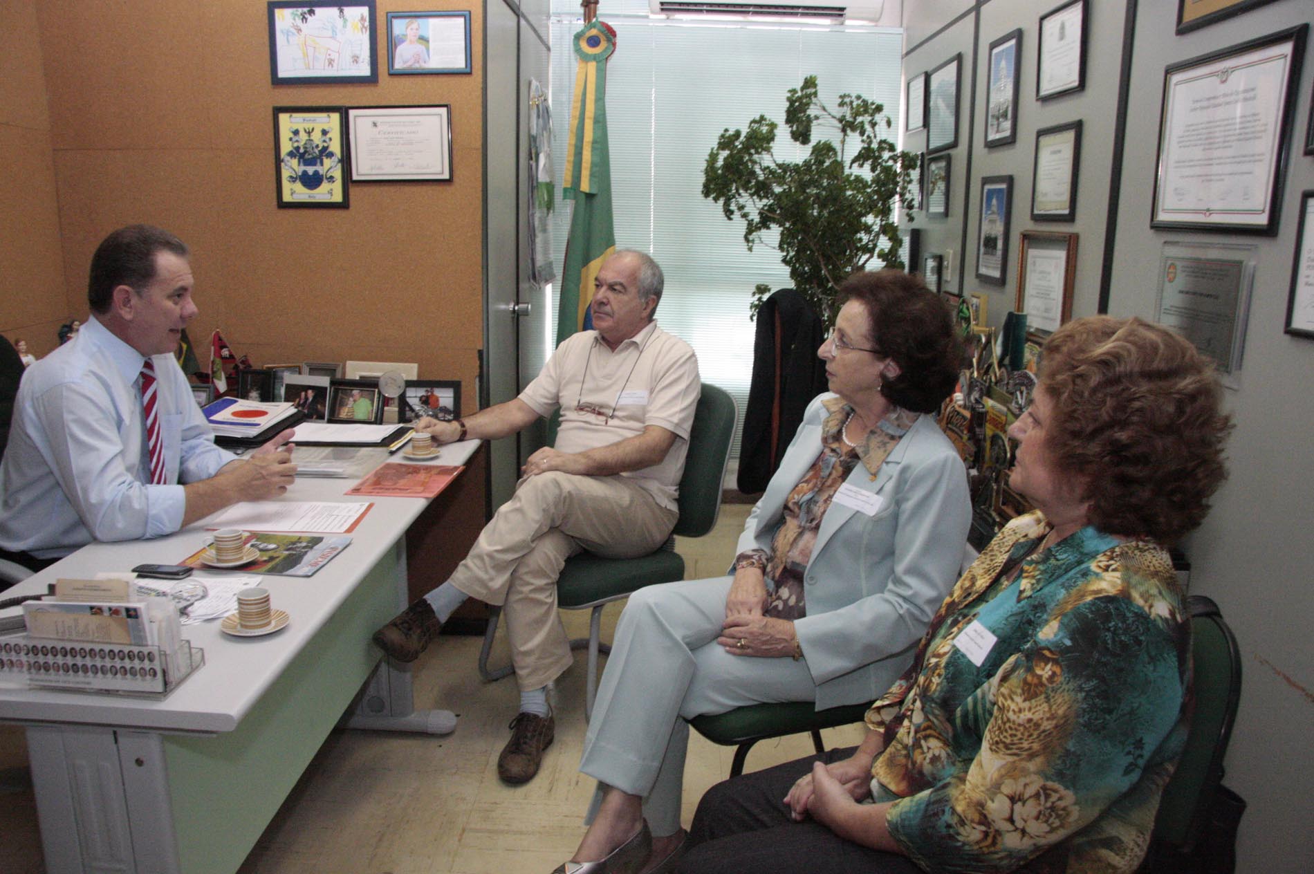 Parlamentar recebe visita do presidente da Trentini nel Mondo
