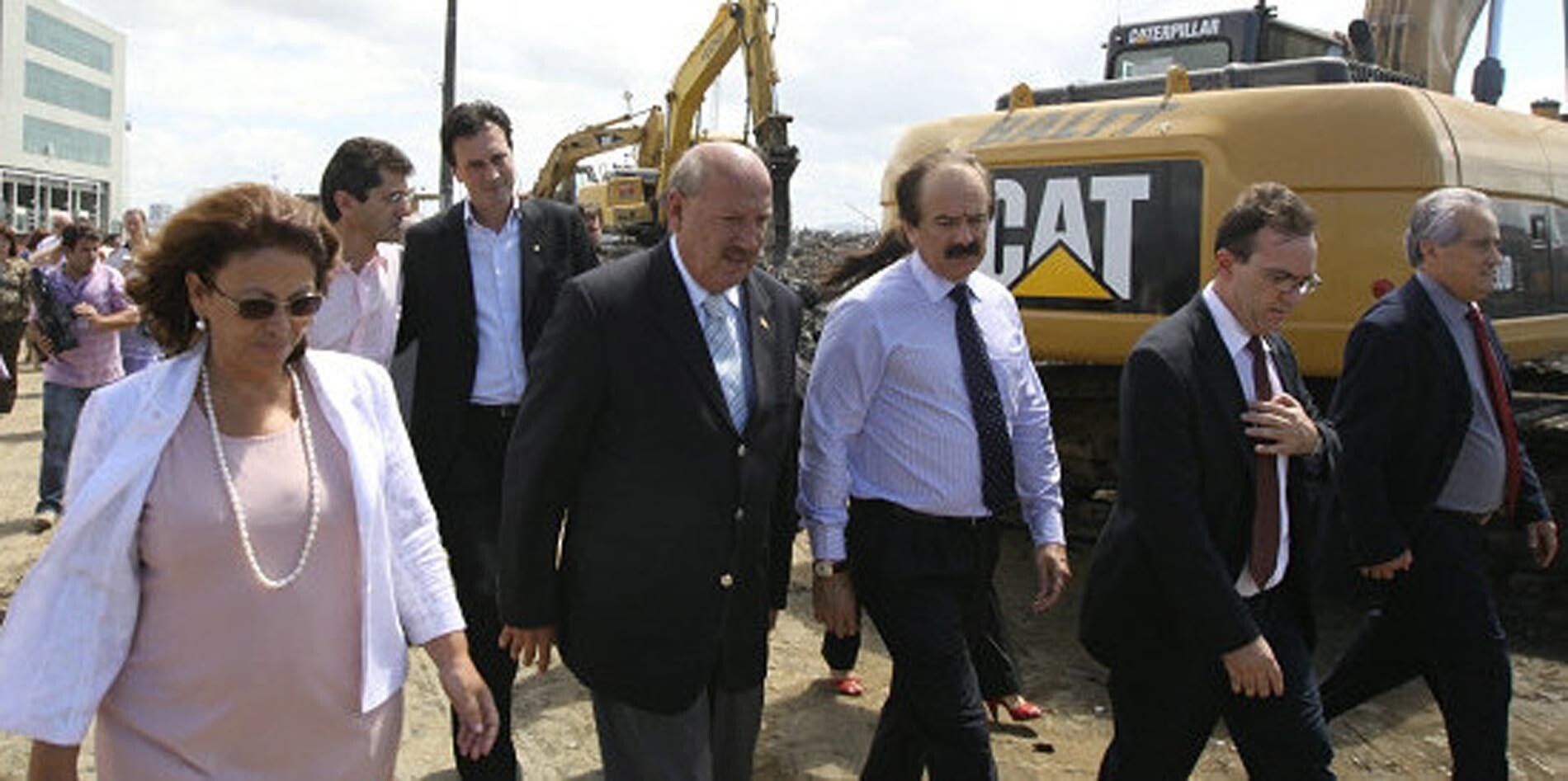 Deba comemora retomada das obras no Porto de Itajaí